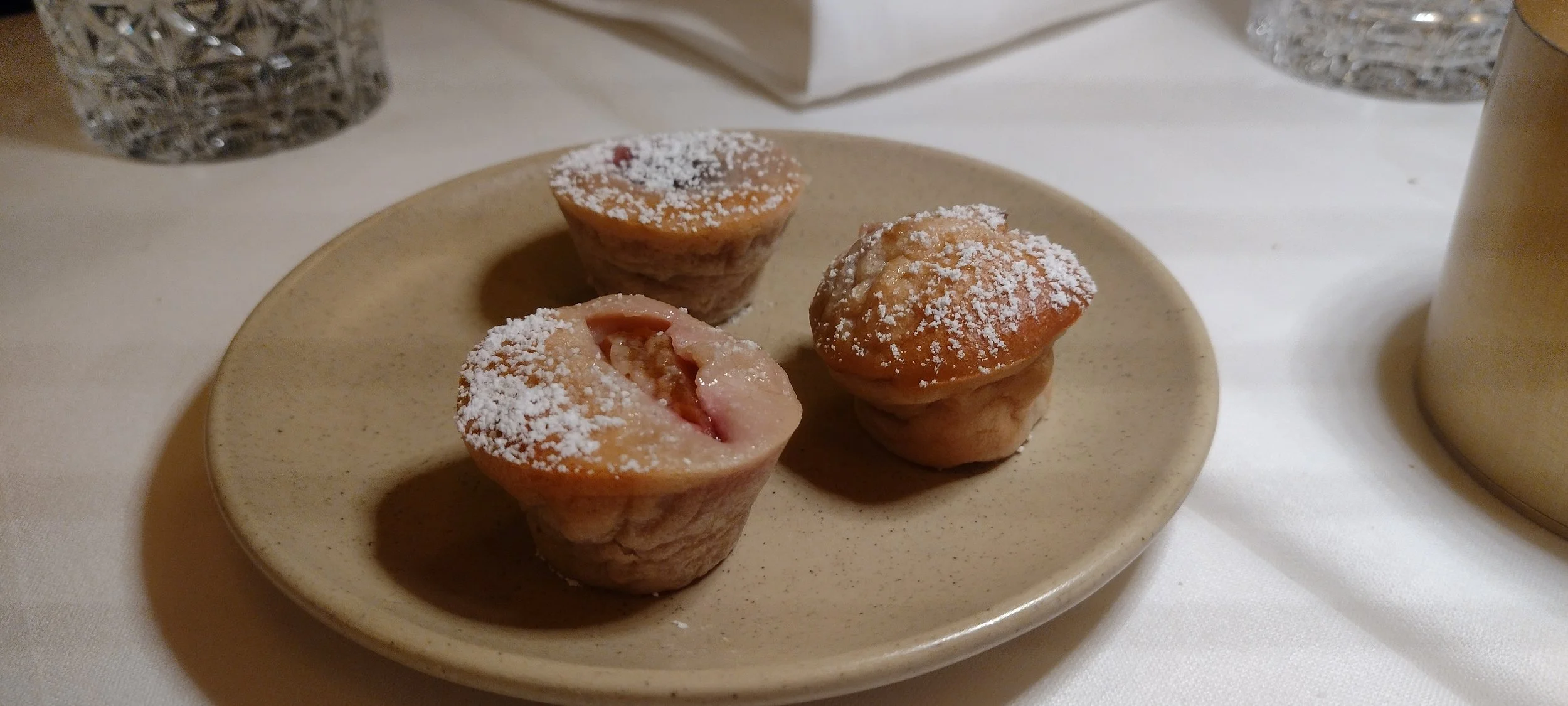 Zwetschgenkuchen im Berliner Sternerestaurant Irma la Douce