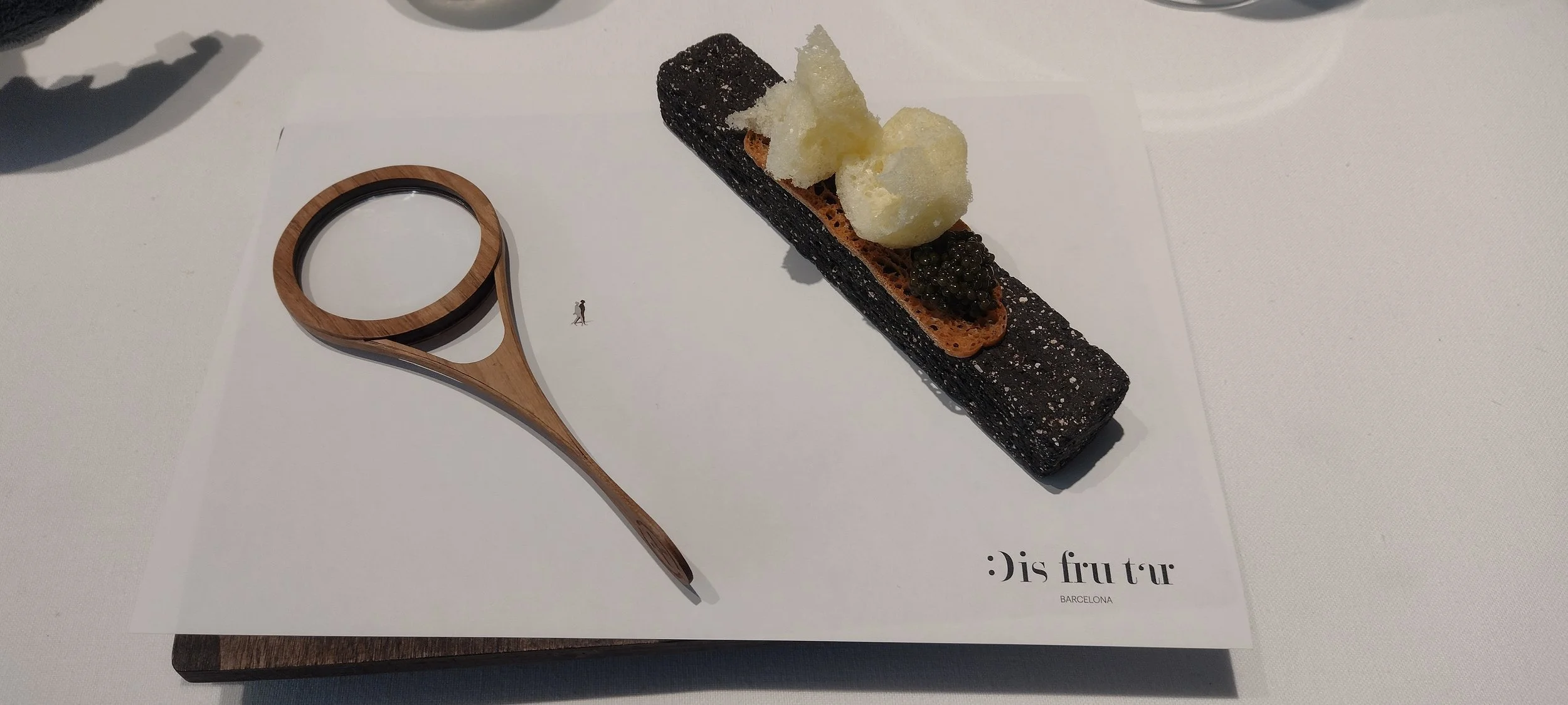 Gang im Restaurant Disfrutar in Barcelona