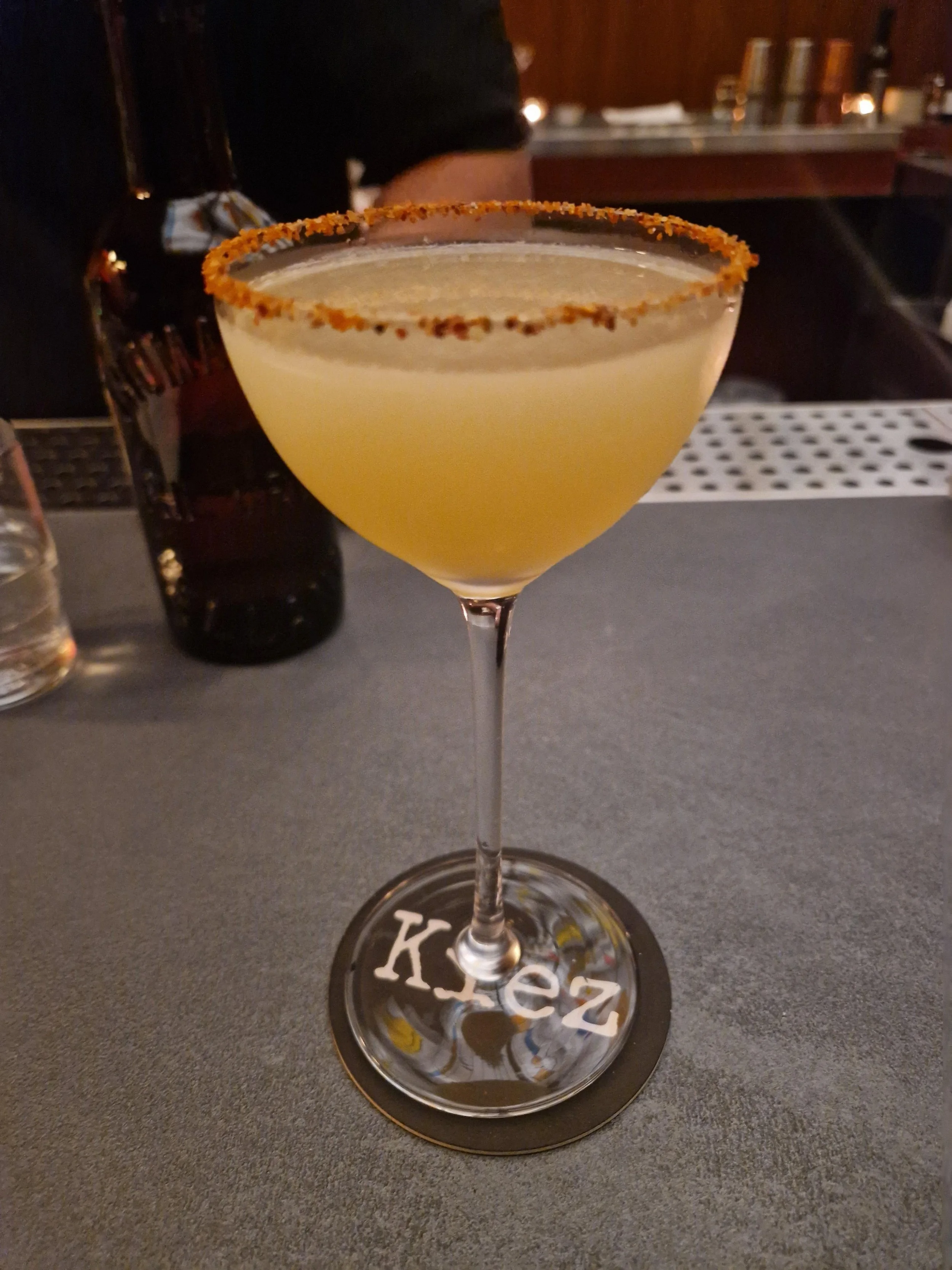 Cocktail in der Bar Kiez in Seoul - auf Tanoshimi - Fine Dine & Wein, dem Restaurantblog mit Bewertungen, Berichten, Rezensionen, Erfahrungen und Kritik zu Fine Dining bzw. Sternerestaurants