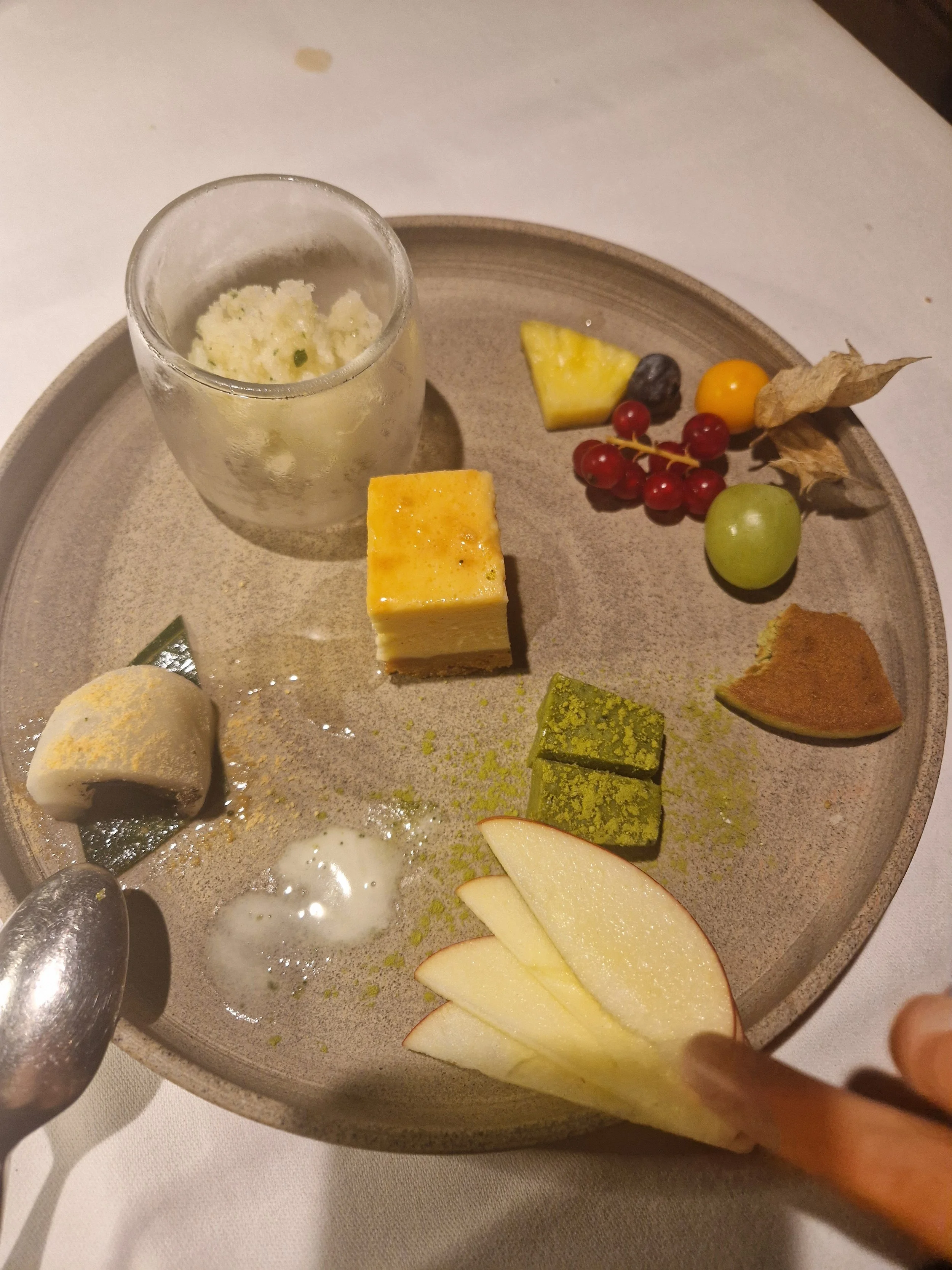 Desserts im Sakai in Frankfurt. Auf dem Restaurantblog Tanoshimi - Fine Dine & Wein für die besten Restaurantkritiken, Restaurantbewertungen und Restaurantberichte