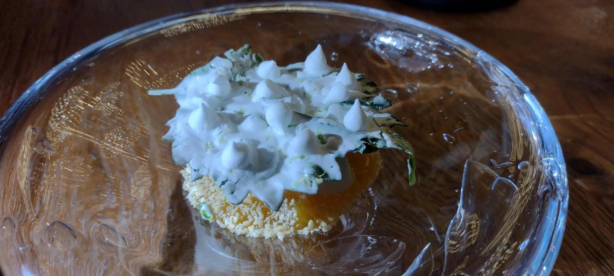 Nachtisch mit Shiso im Sternerestaurant L.A. Jordan in Deidesheim