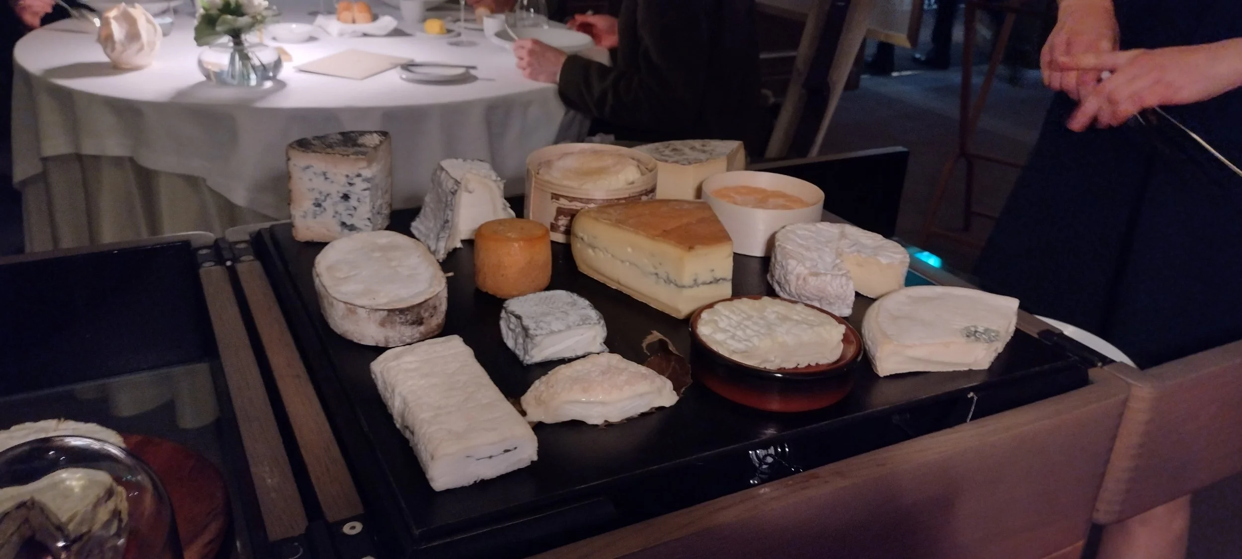 Käsewagen im Alléno Paris