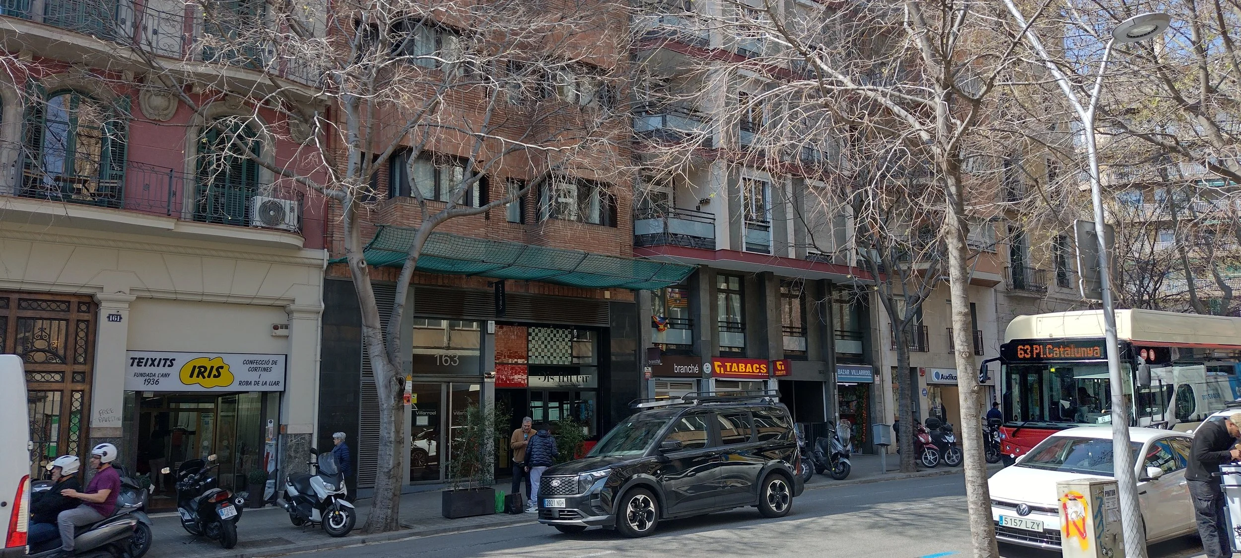 Außenansicht des Restaurants Disfrutar in Barcelona