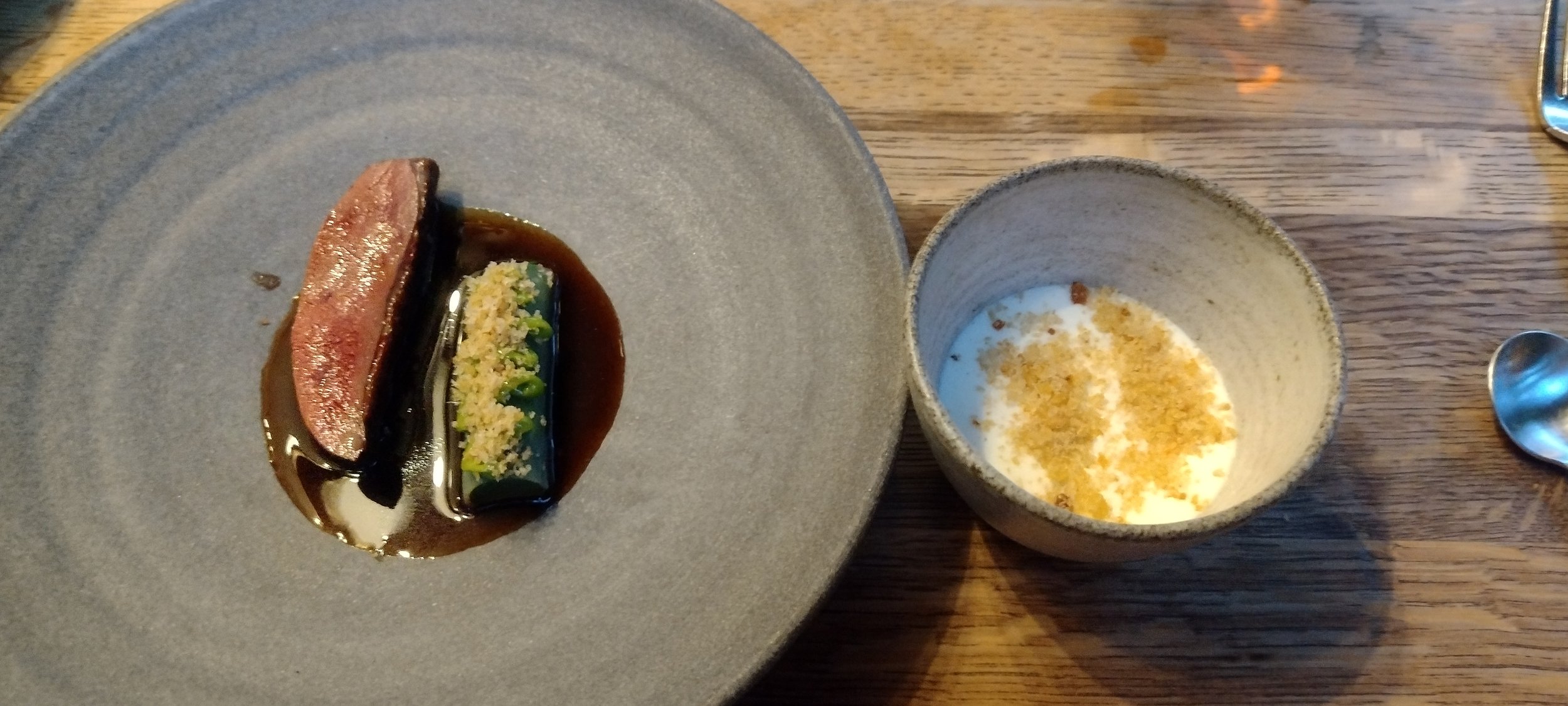 Taube im Berliner Sternerestaurant Bandol sur mer