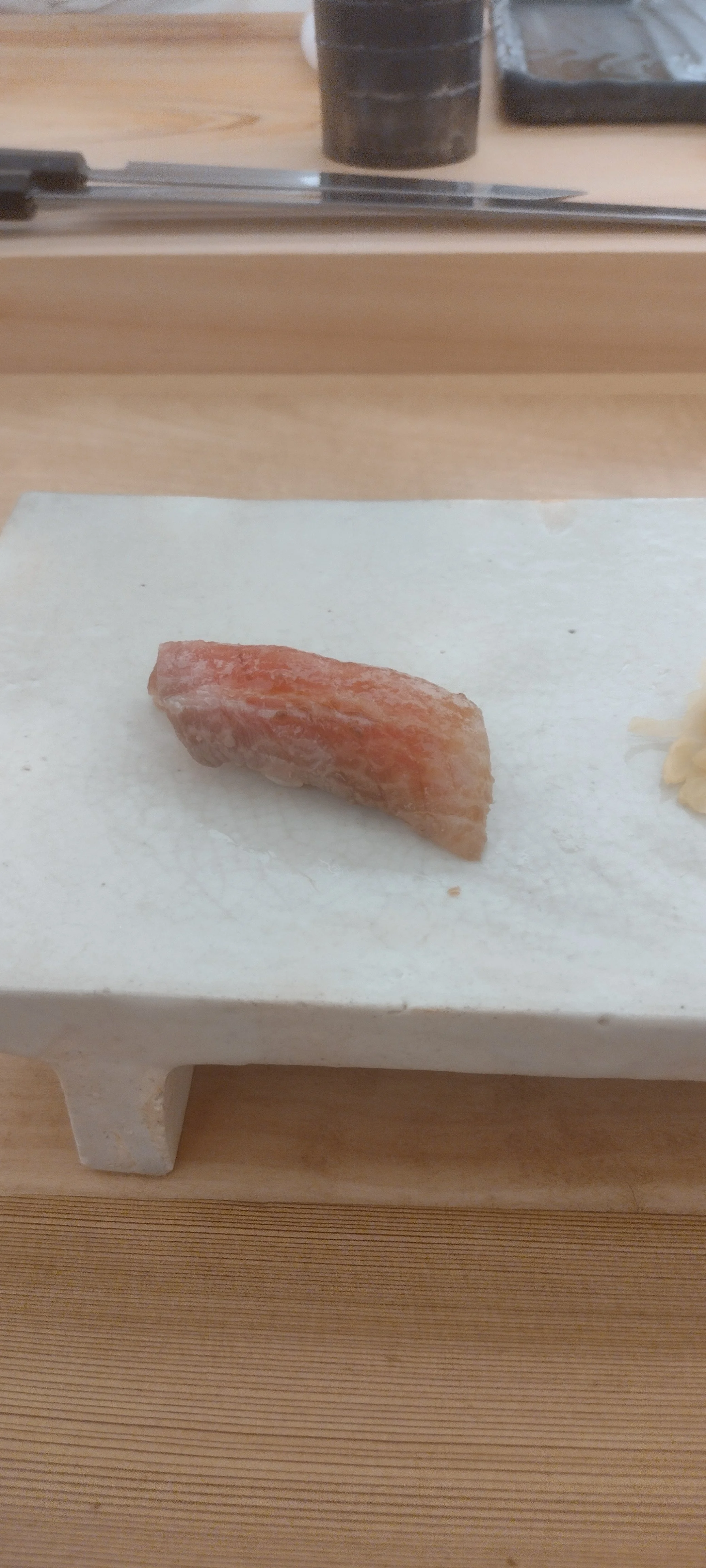 Fetter Thunfisch im Sushi Yoshinaga in Paris