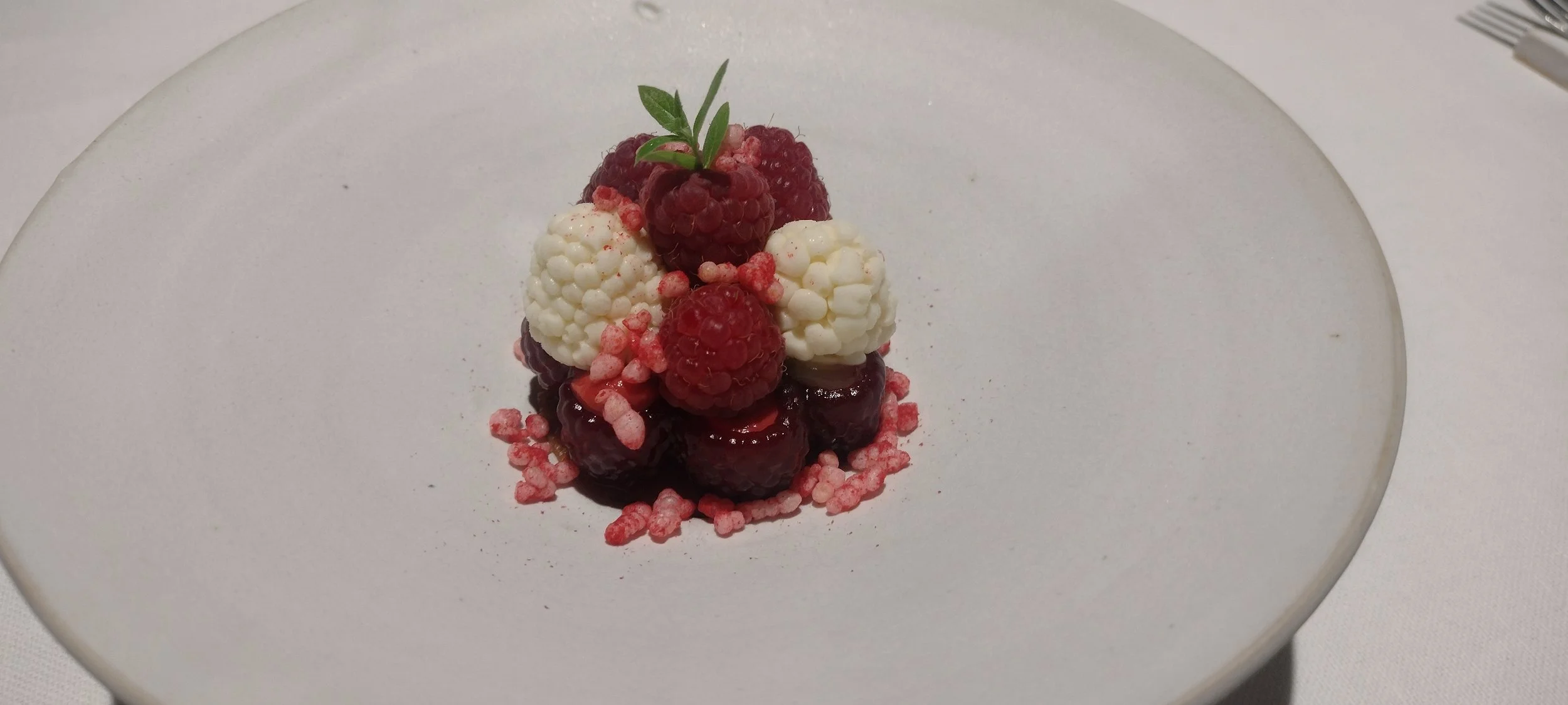 Himbeerdessert im Wachenheimer Sternerestaurant Intense