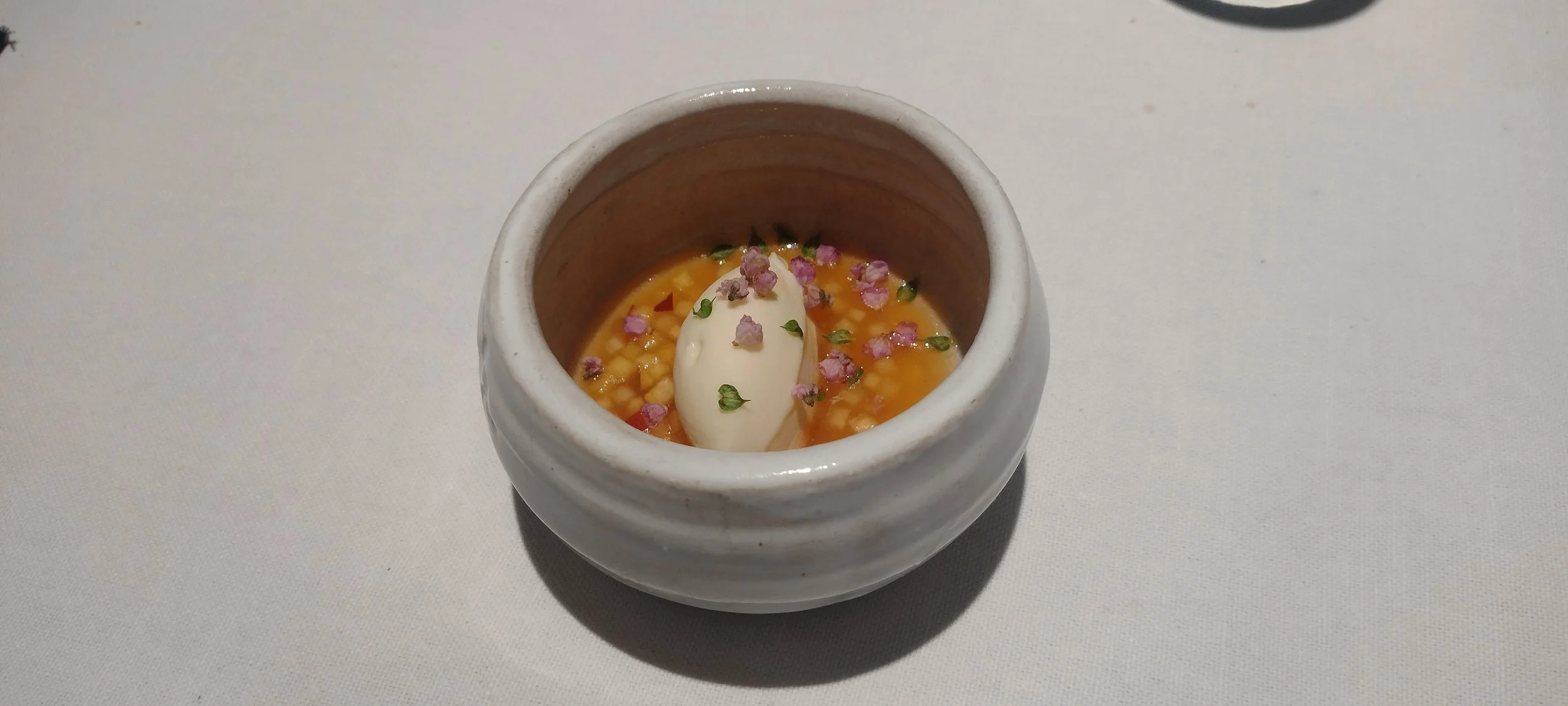 Pfirsichdessert im Sternerestaurant Intense in der Pfalz