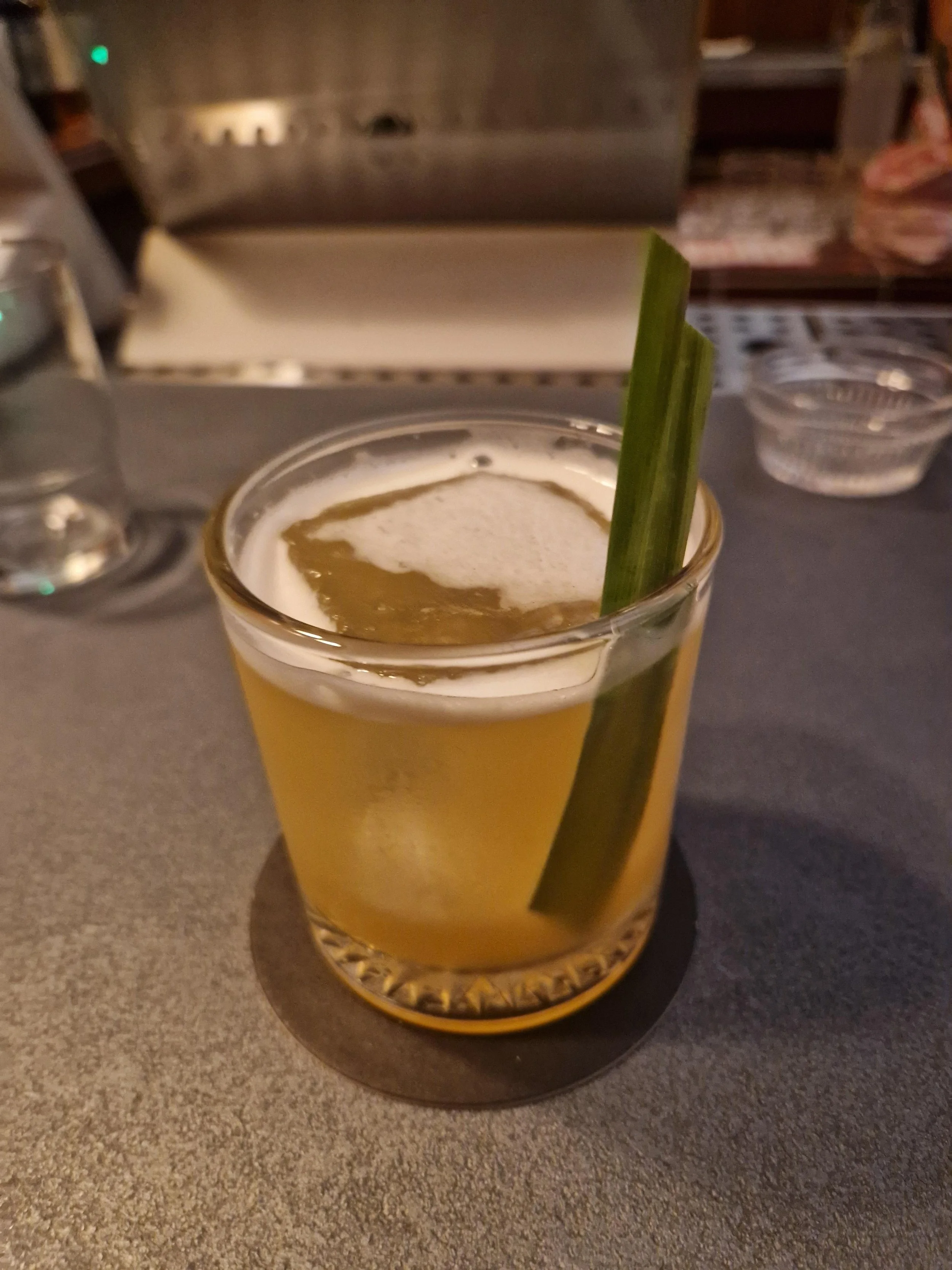 Cocktail in der Bar Kiez in Seoul - auf Tanoshimi - Fine Dine & Wein, dem Restaurantblog mit Bewertungen, Berichten, Rezensionen, Erfahrungen und Kritik zu Fine Dining bzw. Sternerestaurants