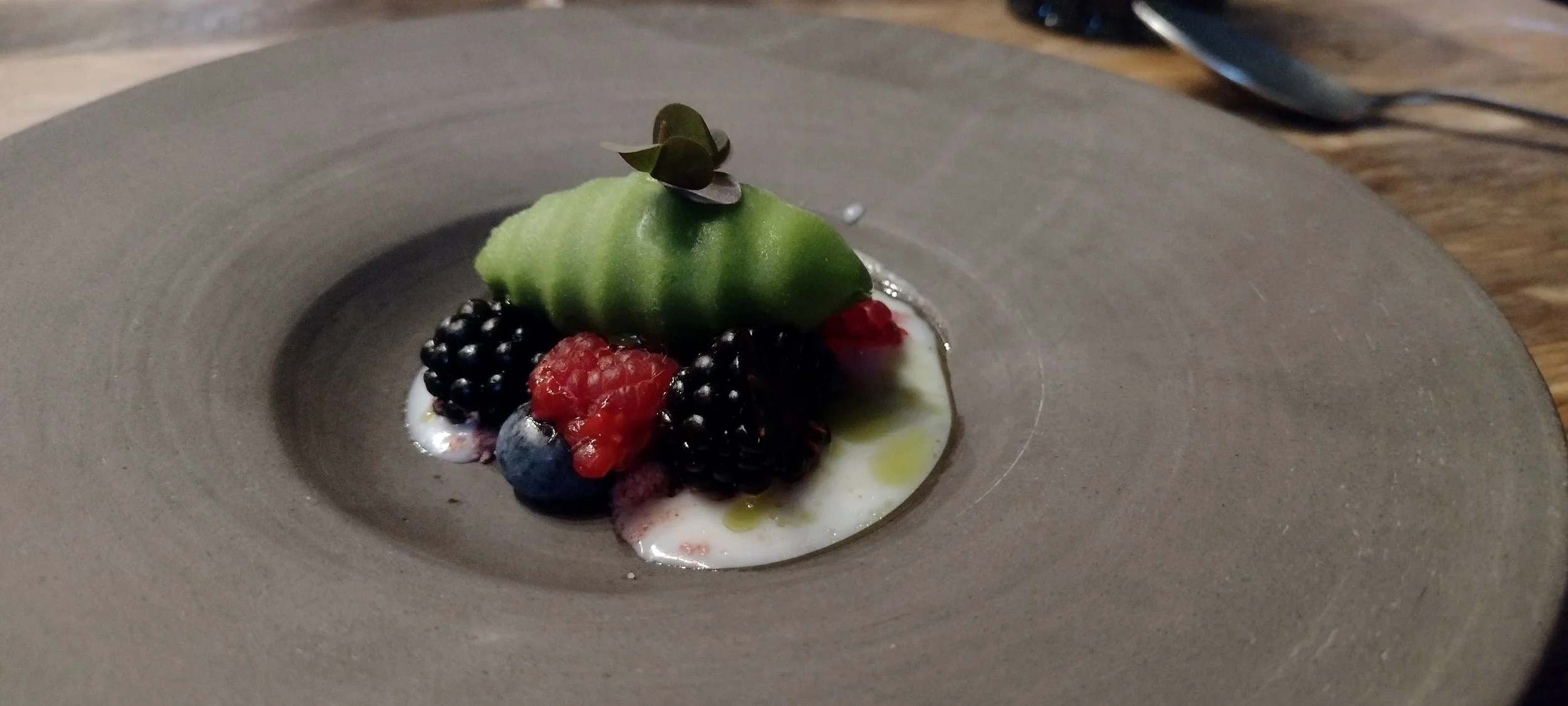 Dessert im Berliner Sternerestaurant Bandol sur mer
