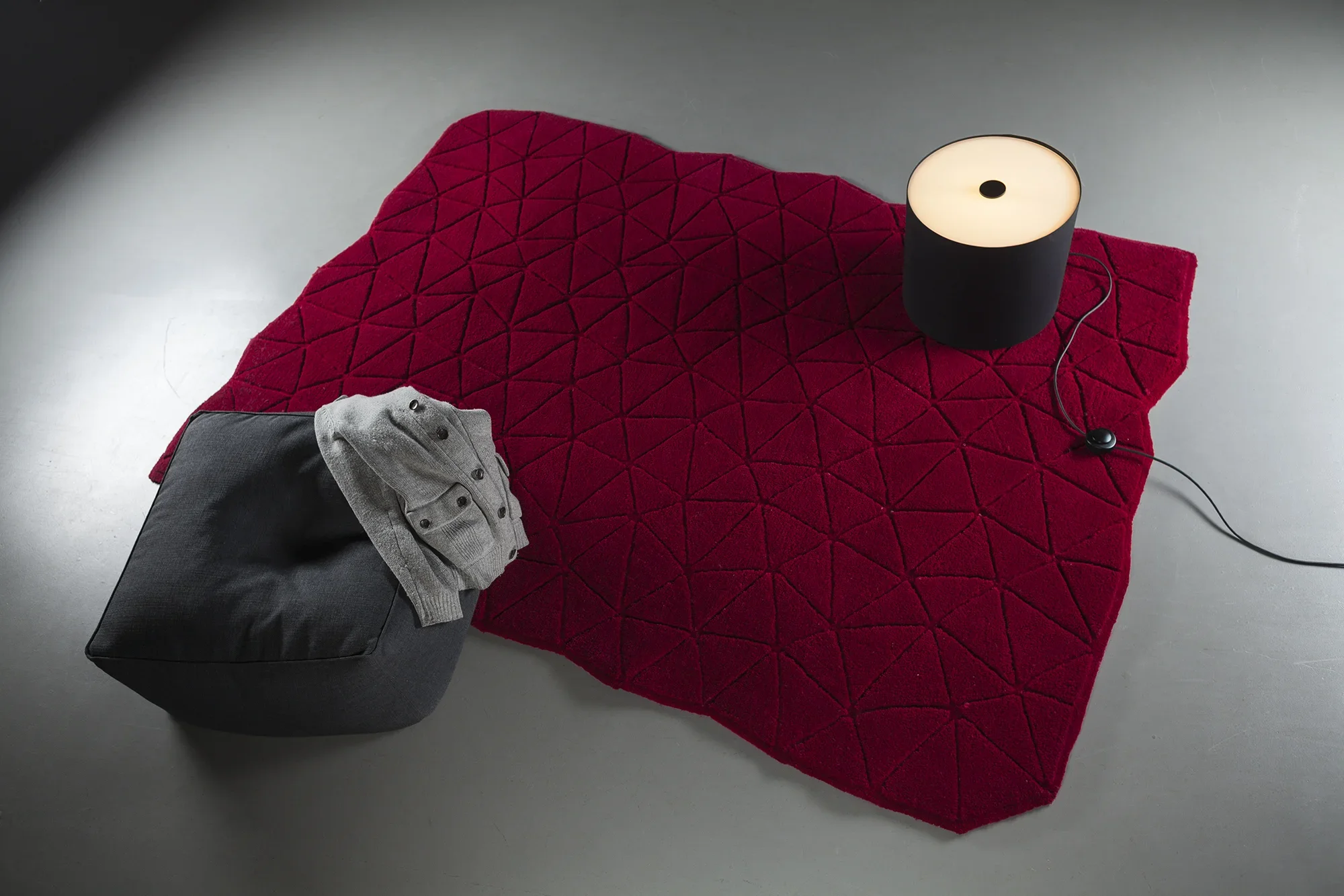 Glacies rug - Artisan rug featuring hand tufting and hand trimming techniques