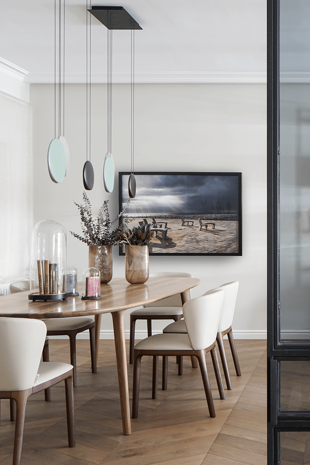 Luc Oval Table 3.png