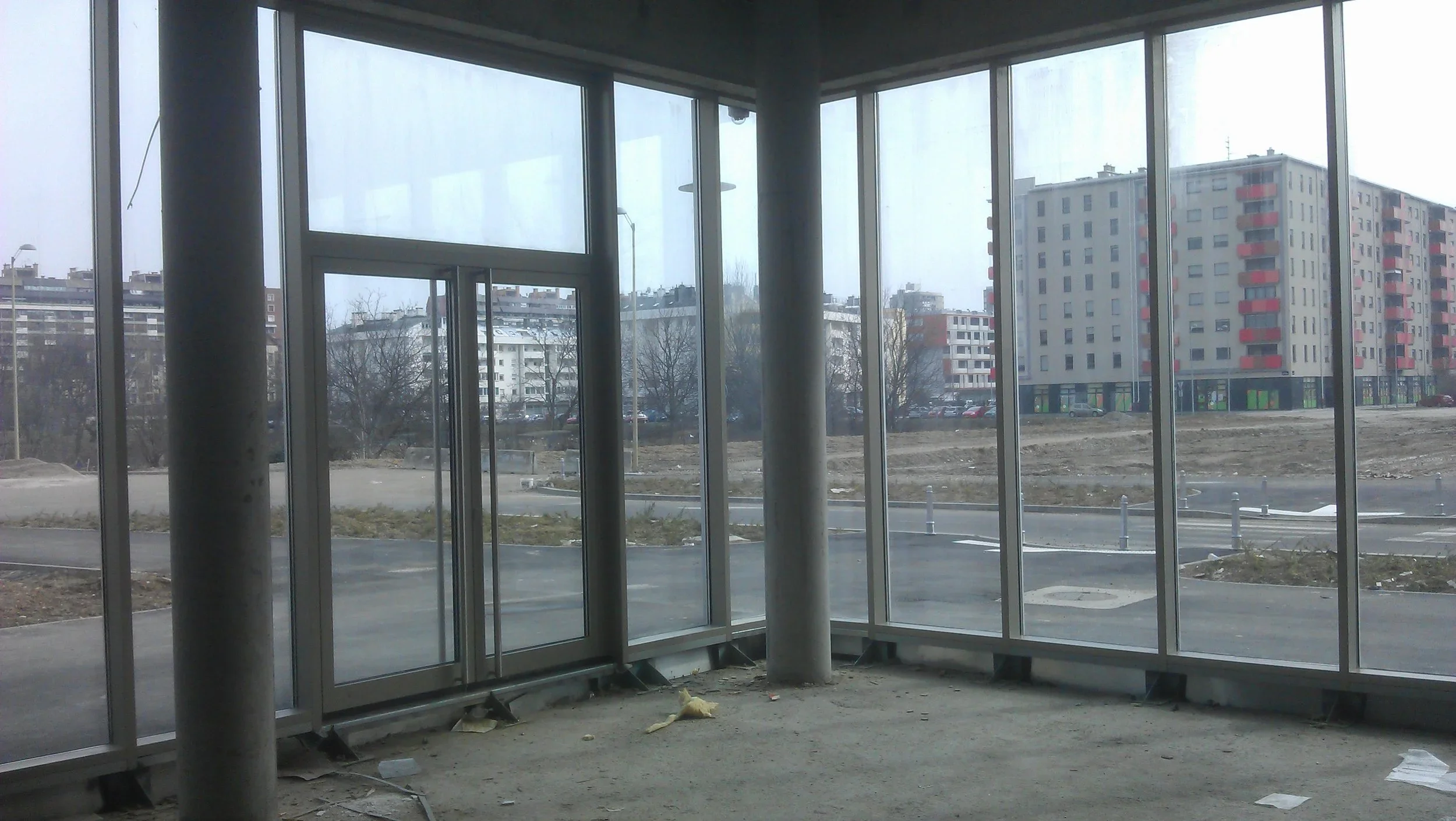 Minimalist modern café interior with a fresh approach to Vincek brand