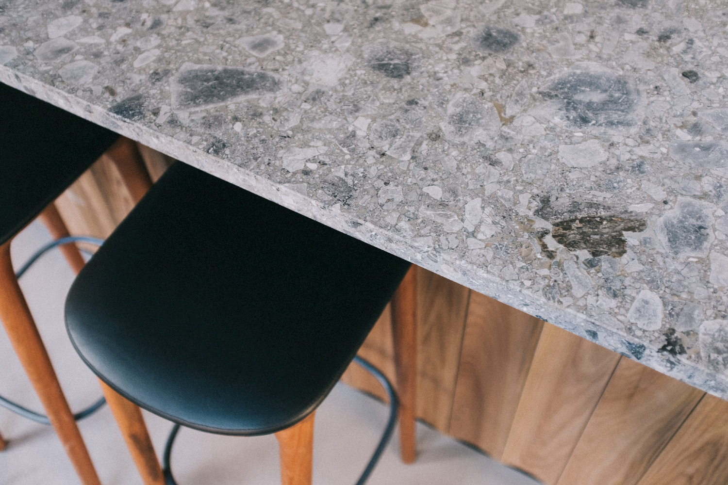 Neva bar chair 1.png