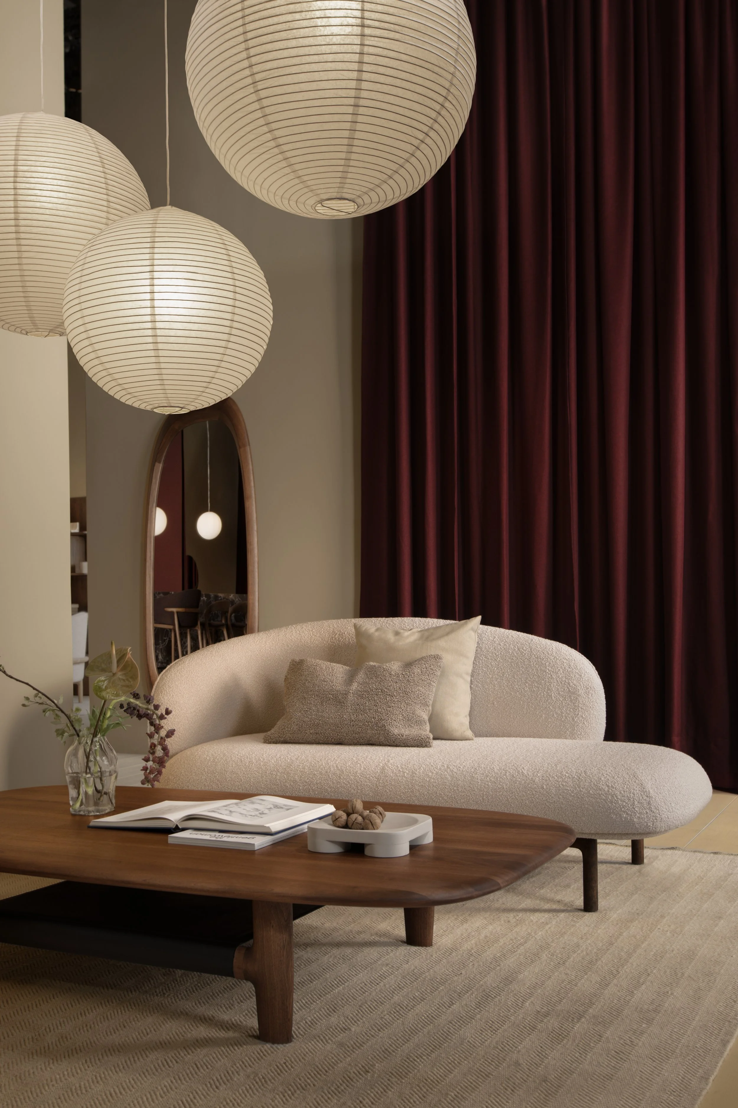 Functional and stylish coffee table with storage and natural materials