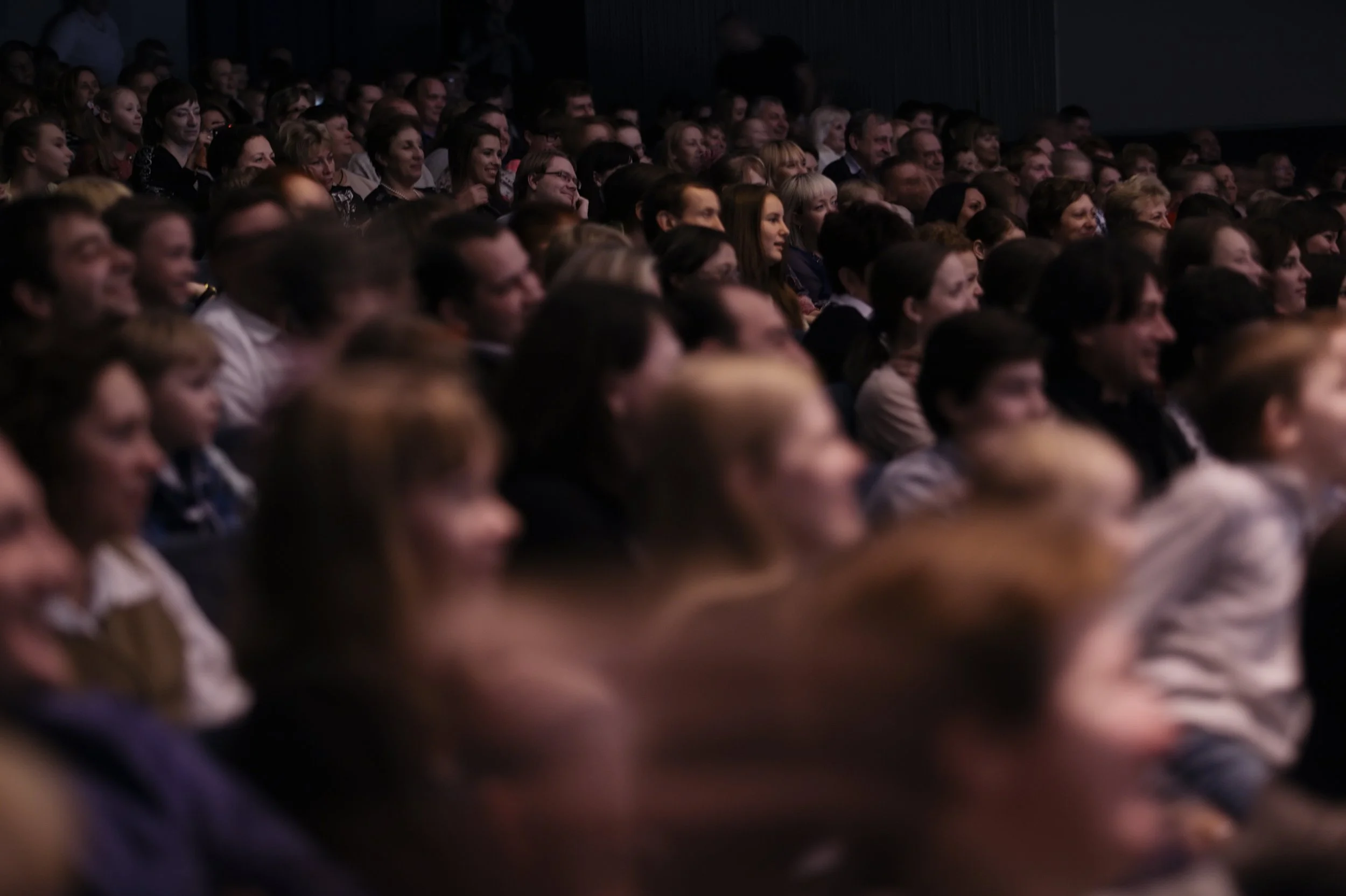 Crowded_Theater_original_420037.jpg