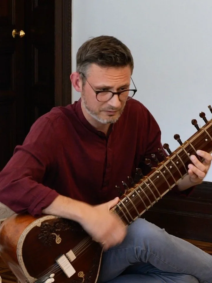 This Sunday, @mehfilspace will be hosting an evening of South Asian classical raag music accompanied by food from @vanakkam.eg 

Mehfil: &lsquo;a gathering in South Asian culture for intimate performances of music and poetry&rsquo;

6pm - 10:30pm - t