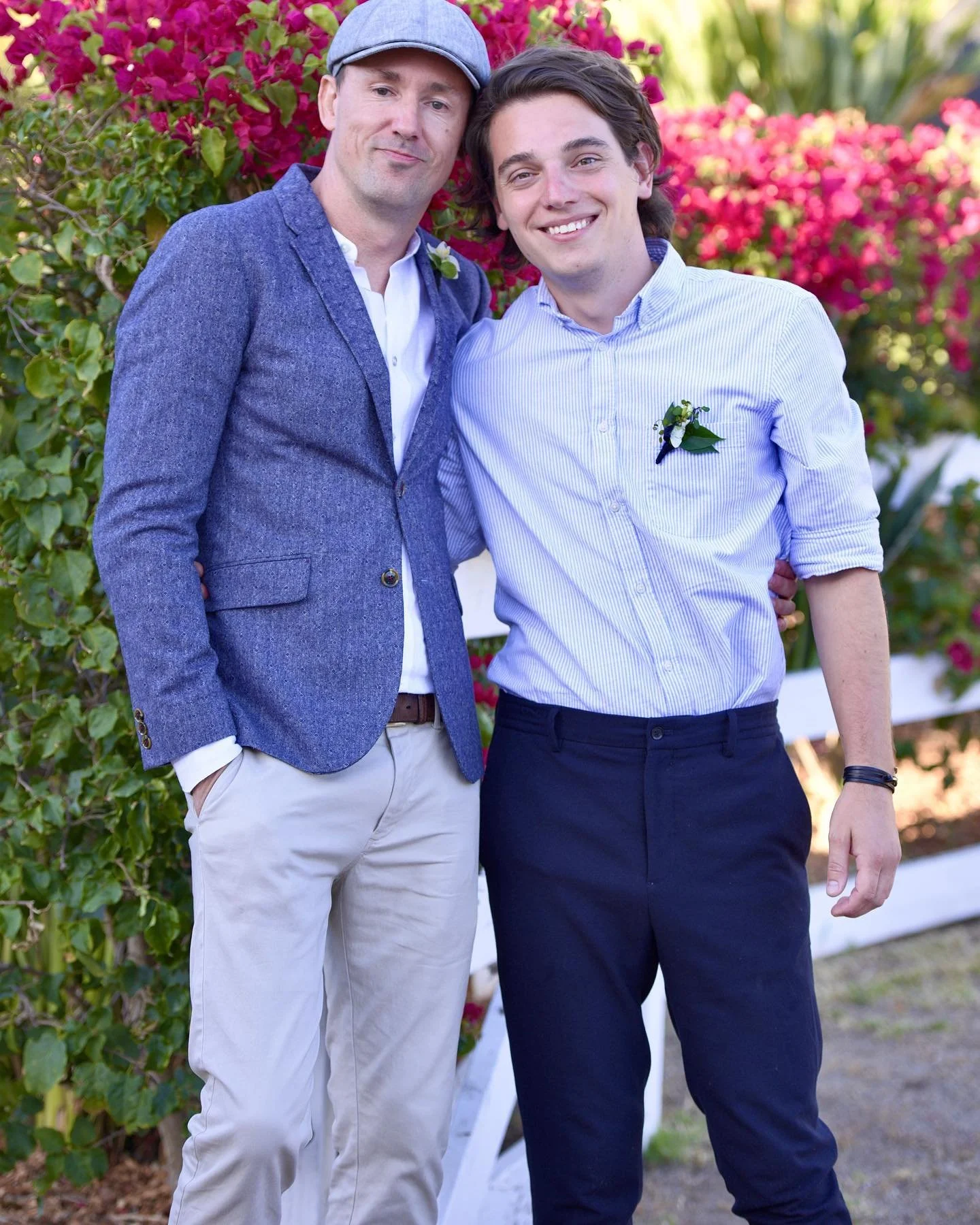 Got married &amp; celebrated that! Here are some (vertical) pics. 🇨🇿🇫🇷🇺🇸