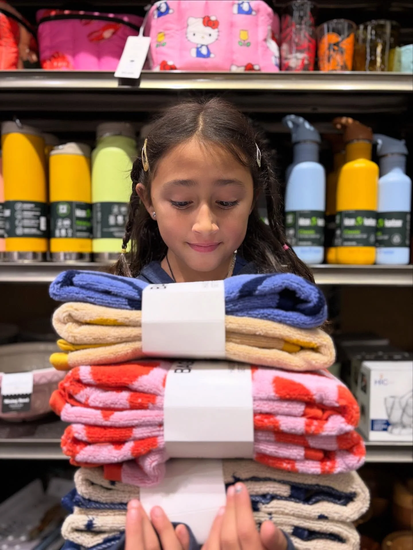 This week felt like a warm hug with a little sparkle and lots of smiles 🫶🙂✨ 🍅 🥥🍓🛒

&hearts;️ little shoppers edition&hearts;️