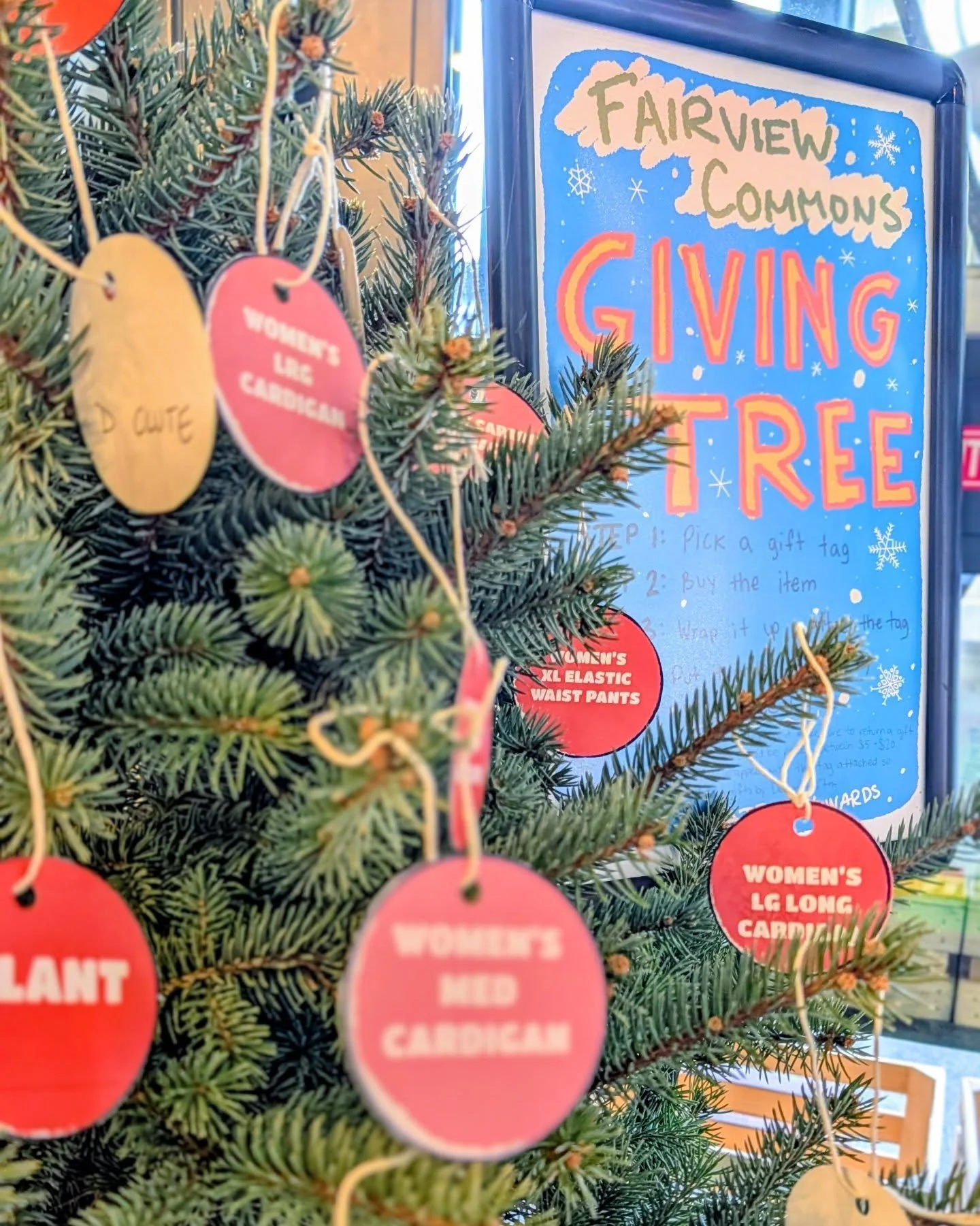 Every year we partner with Fairview Commons Nursing Home and YOU to give every resident there a gift for the holidays &hearts;️💫☺️ This year's giving tree is ready for your help! Here&rsquo;s how it works&hellip;
-Pick a tag
-Buy and wrap a gift
-Dr