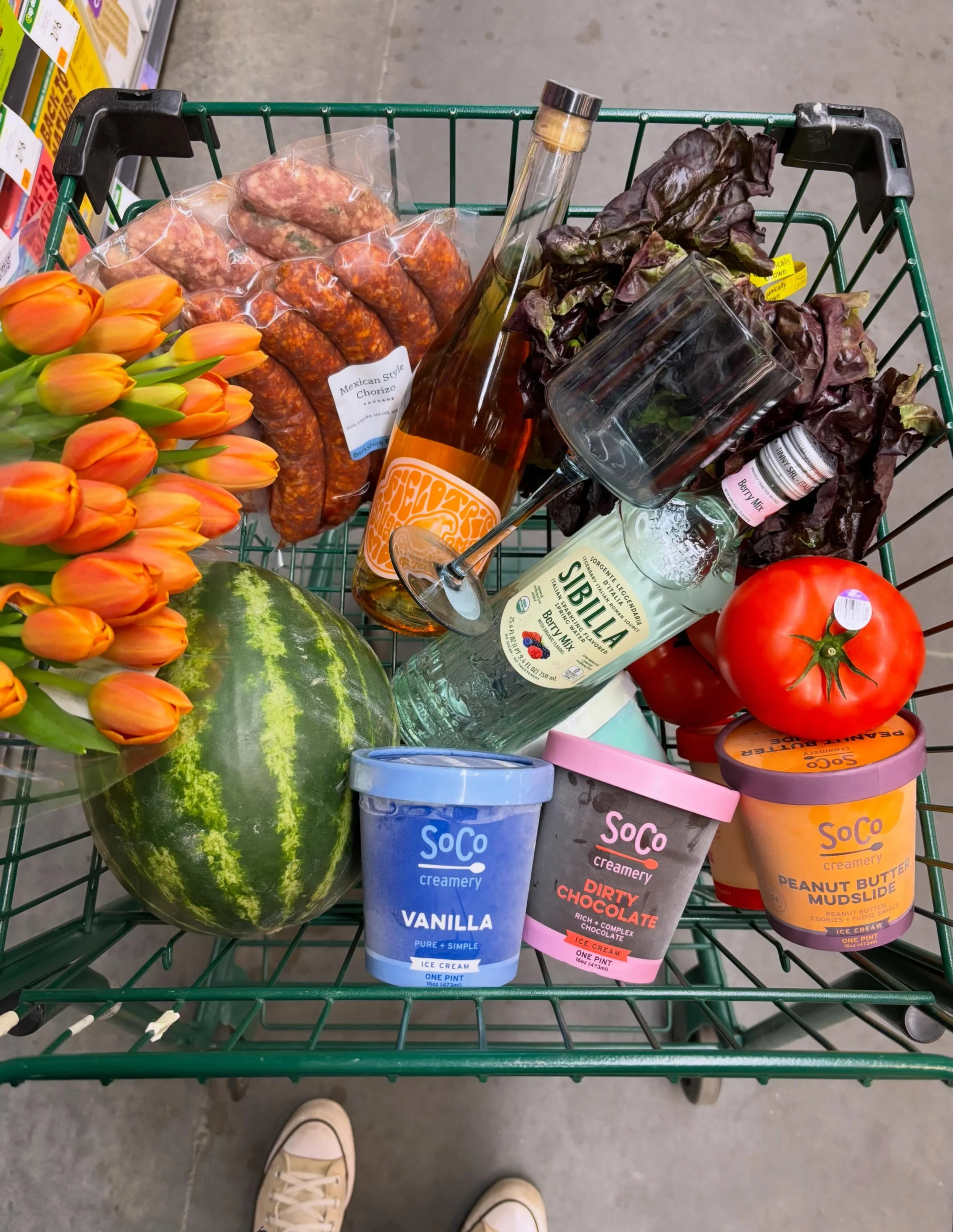 Weekend vibes loading... 🌸🥕🍅🍇🪩🛒