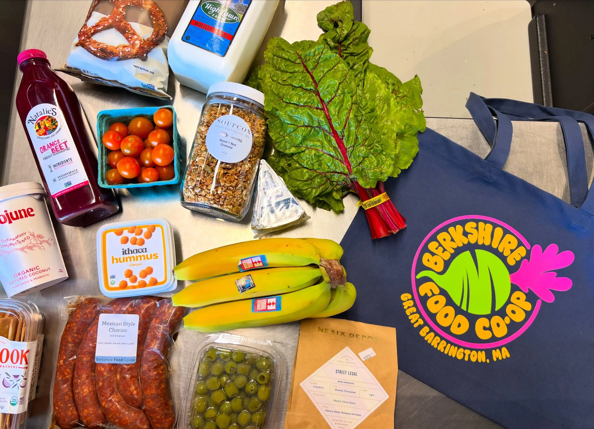 Happy Labor Day! &hearts;️ We&rsquo;re OPEN today! 🛒✨ Whether you&rsquo;re stocking up for the week or grabbing those last-minute picnic goodies, we&rsquo;ve got you! Here until 7 PM! 🙂