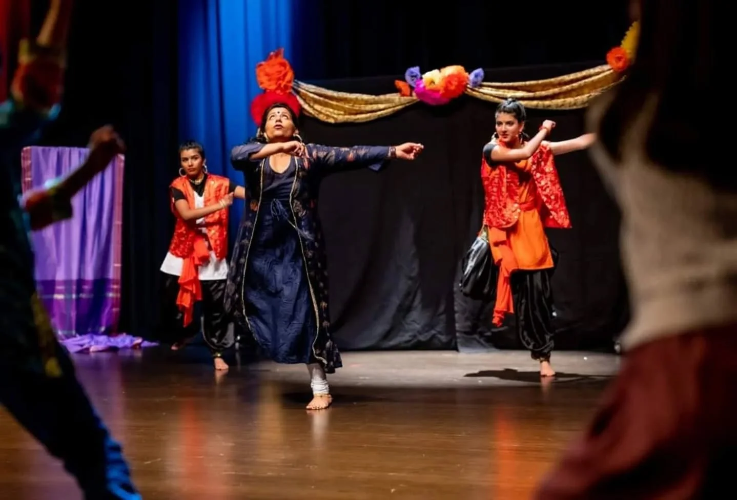 Det blir indisk danseverksted under aktivitetsdagene p&aring; Startblokka!

Fredag 13.03 fra 16:00-18:00
L&oslash;rdag 14.03 fra 13:00-14:00

Bli med p&aring; en energisk og morsom introduksjon til indisk dans! I denne verksted f&aring;r du l&aelig;r