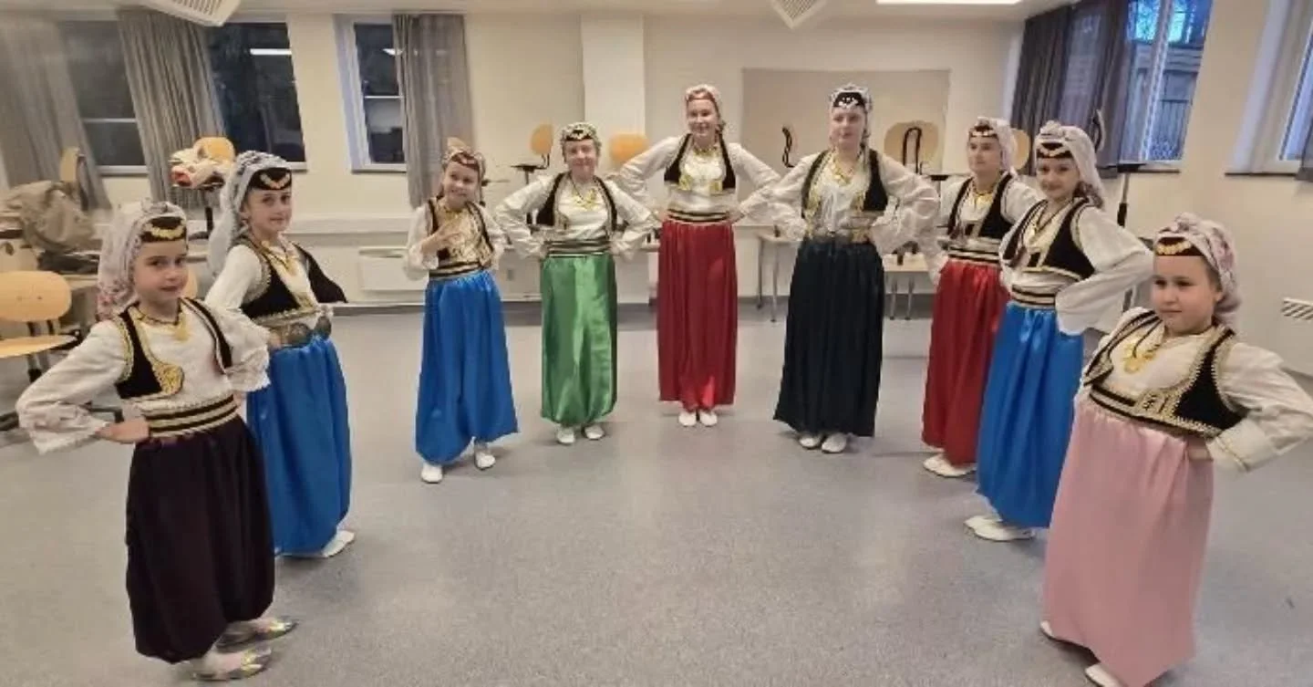 Bli med p&aring; danseworkshop med KUD Dukat! 

L&oslash;rdag 14.03.2026 fra 14:00-16:00

KUD Dukat er en kulturell og kunstnerisk frivillig organisasjon som arbeider for &aring; bevare og videref&oslash;re tradisjoner og kulturarv fra Bosnia-Hercego