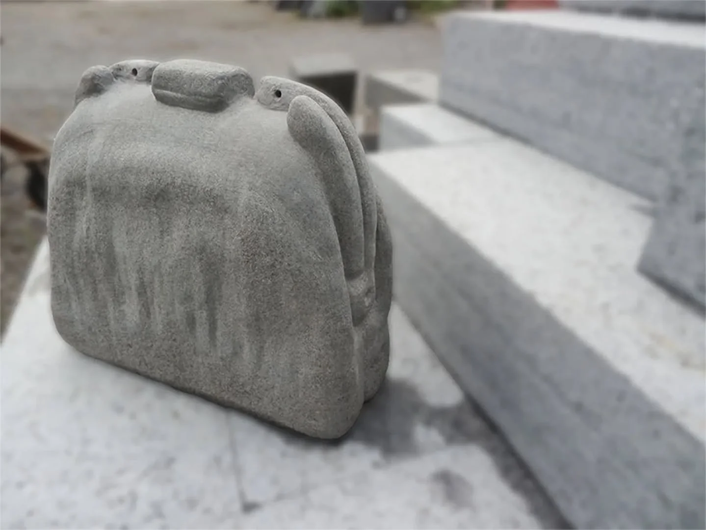 Guro Berger har steinworkshop p&aring; Startblokka under Oslo Open, s&oslash;ndag 19.04 kl 12:00-15:00🪨👜⛏️✨

"Spor i stein" er en enkel stein-workshop hvor publikum f&aring;r muligheten til &aring; pr&oslash;ve ut enkle h&aring;ndverkt&os