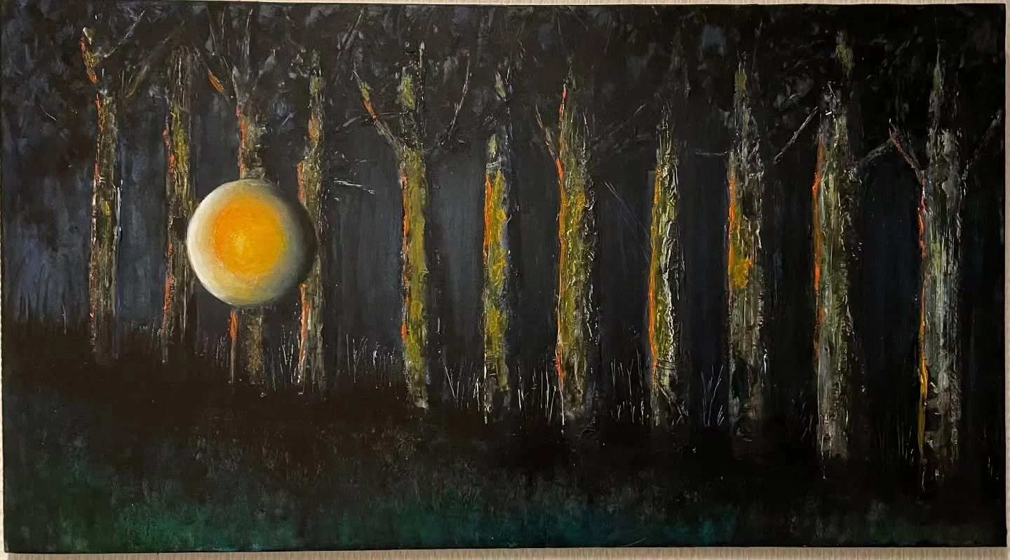 Torhild Oshaug(Floberg) er en av billedkunstnerne p&aring; Startblokka. Hun maler med olje, kombinert med
collage og bildeoverf&oslash;ringer i enkelte verk. Og bruker gjerne gjenbruksmaterialer til &aring; male p&aring;. Natur st&aring;r i fokus og