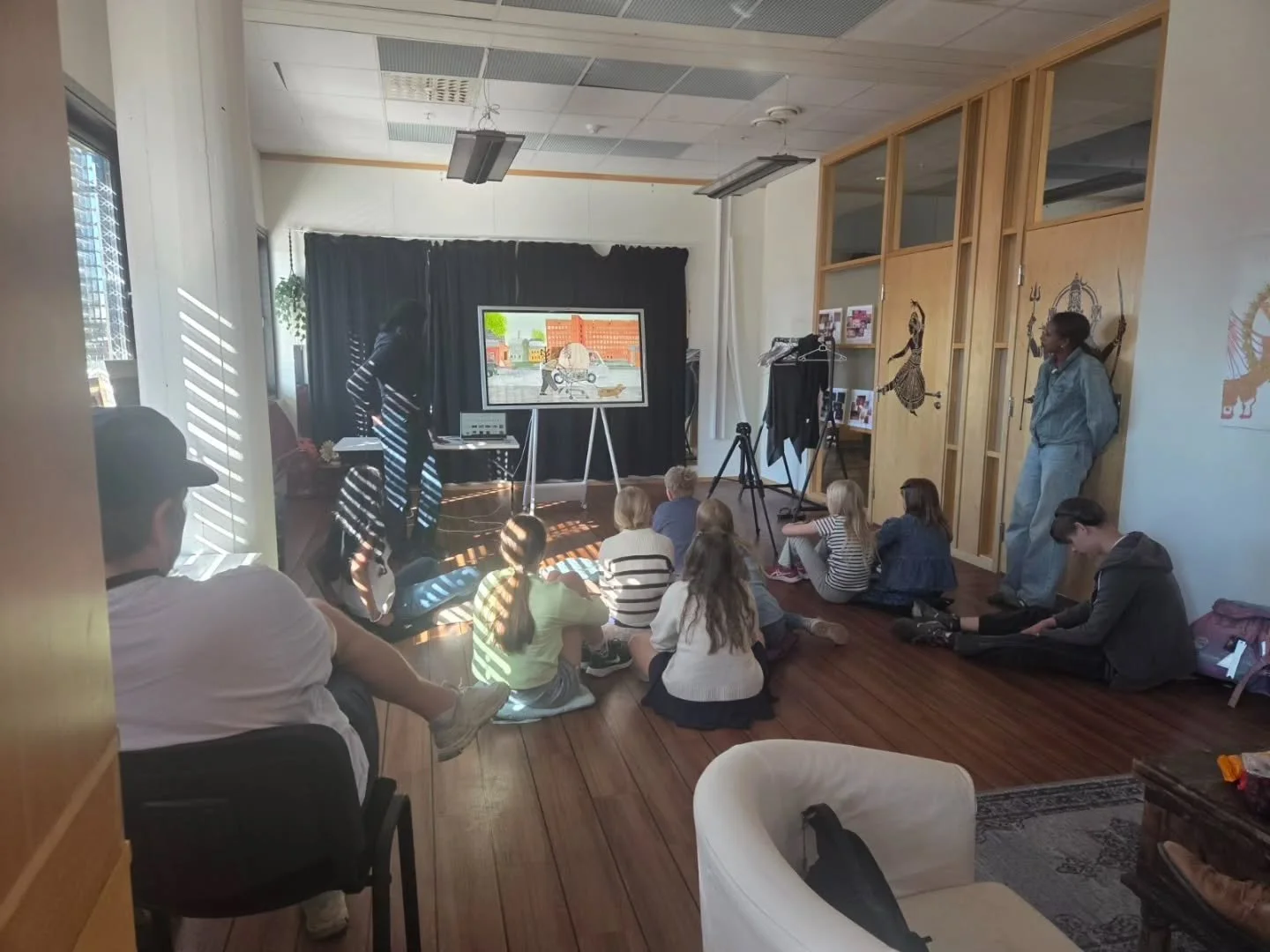 En fantastisk sommerskoleuke p&aring; Startblokka ☀️

Forrige uke fylte vi Startblokka med kreativitet, aktivitet og masse skaperglede da vi arrangerte Sommerskole 2026. Tanken bak sommerskolen var &aring; la barn fra n&aelig;rmilj&oslash;et f&aring;