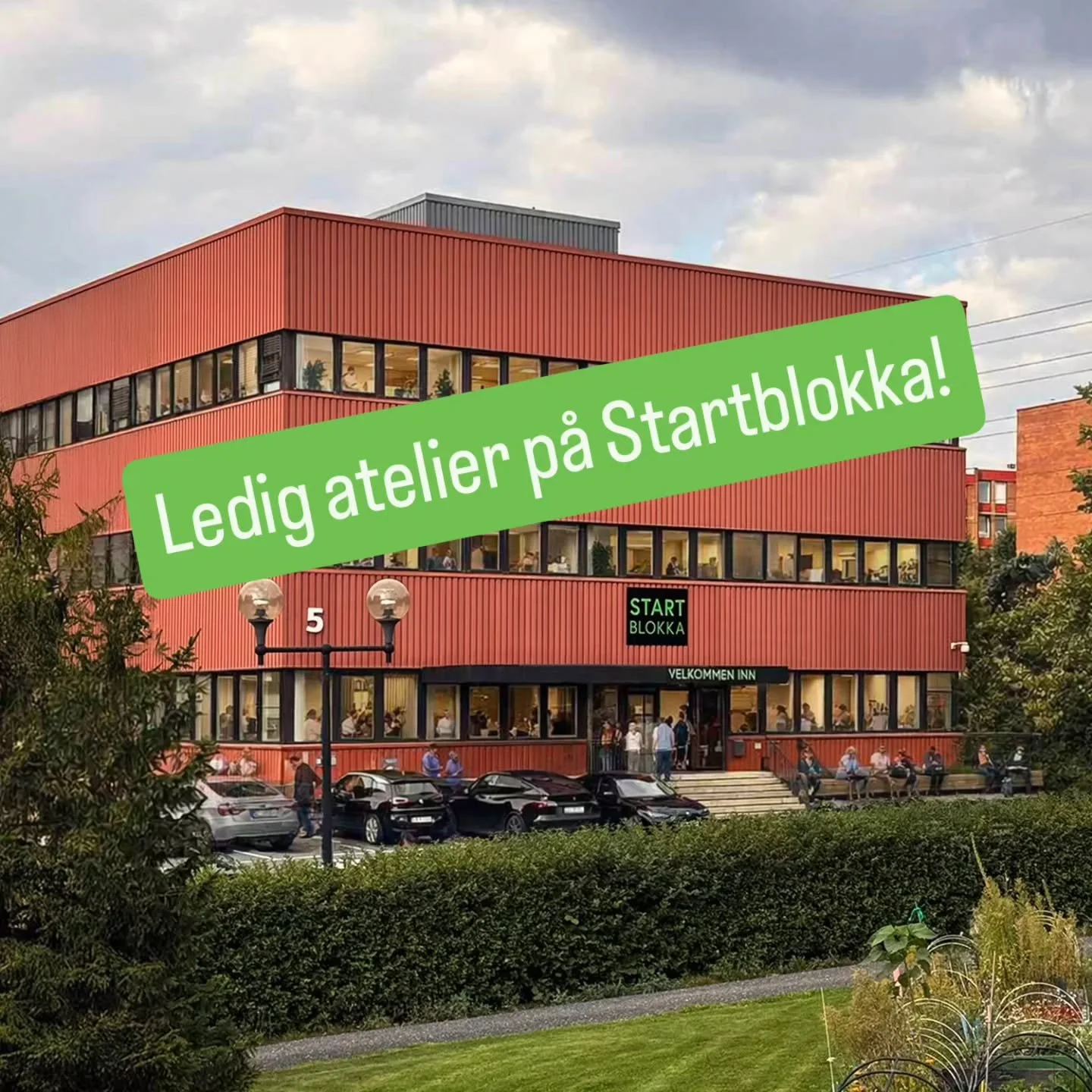 Er du kunstner i Oslo-omr&aring;det og p&aring; jakt etter et atelier? Et atelier p&aring; 38m2 blir ledig p&aring; Startblokka fra 1. september.

Vil du bli en del av fellesskapet v&aring;rt? Se lenke i bio for s&oslash;knadsskjema!

Pris 5700,- per