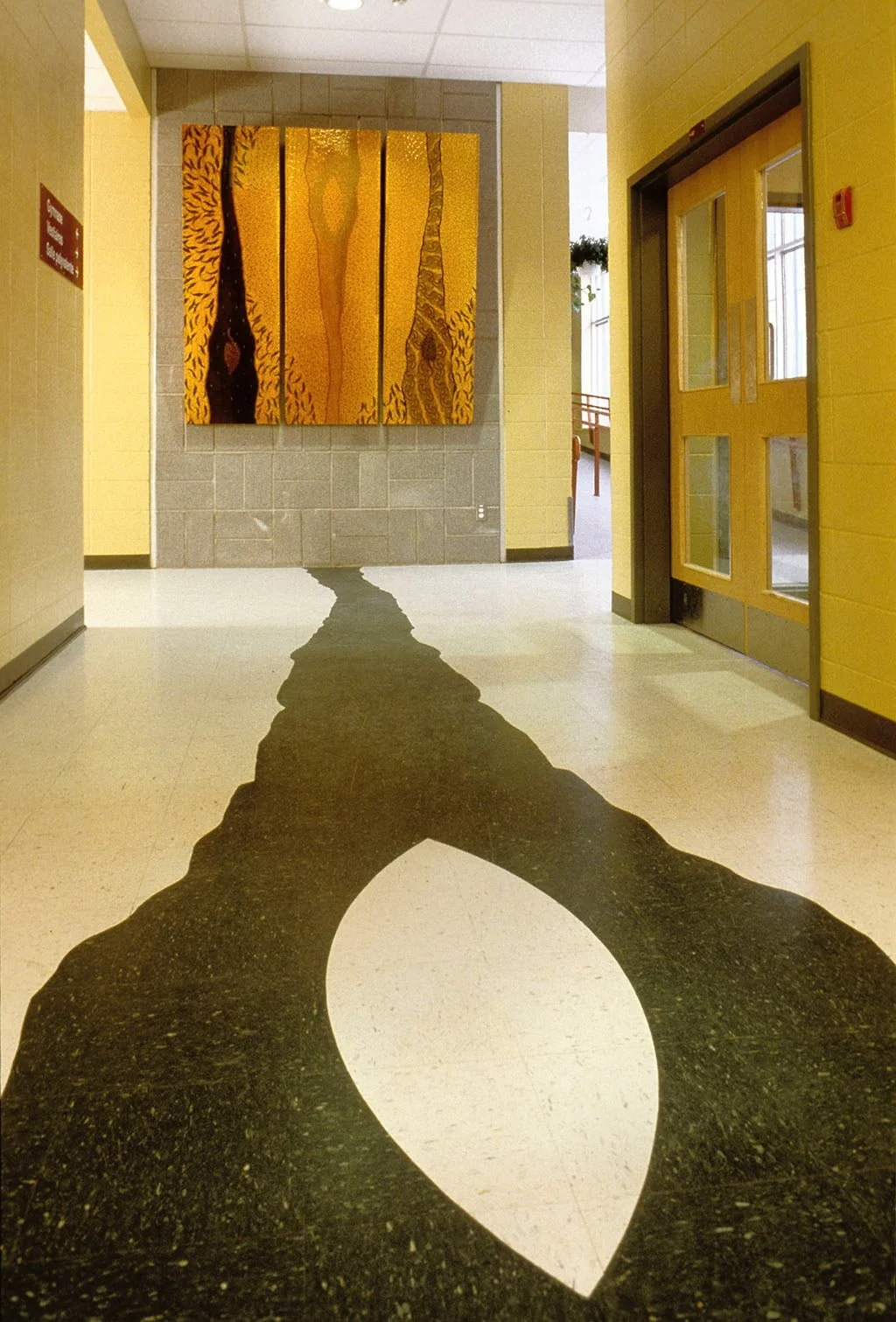 ... merisier gravé et peint et linoléum; 240 x 220 cm. Année de réalisation 2001.