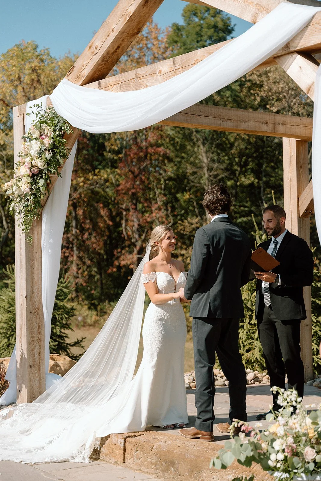 northwest-ohio-barn-style-wedding-8.jpg