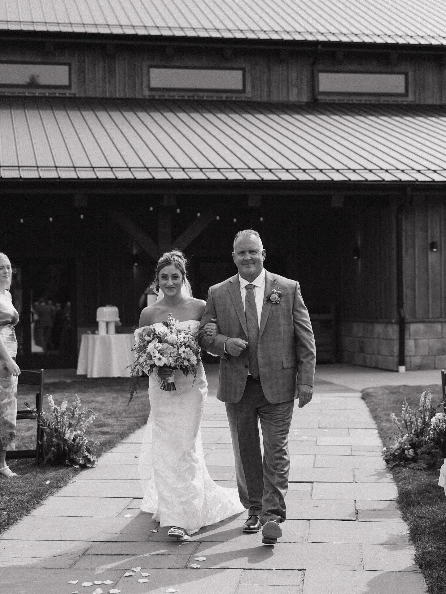 outdoor-lodge-wedding-northwest-ohio-6.jpg