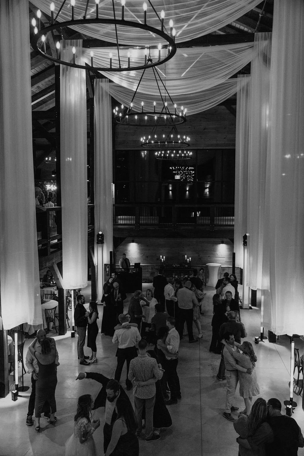 luxury-barn-wedding-ohio2.jpg
