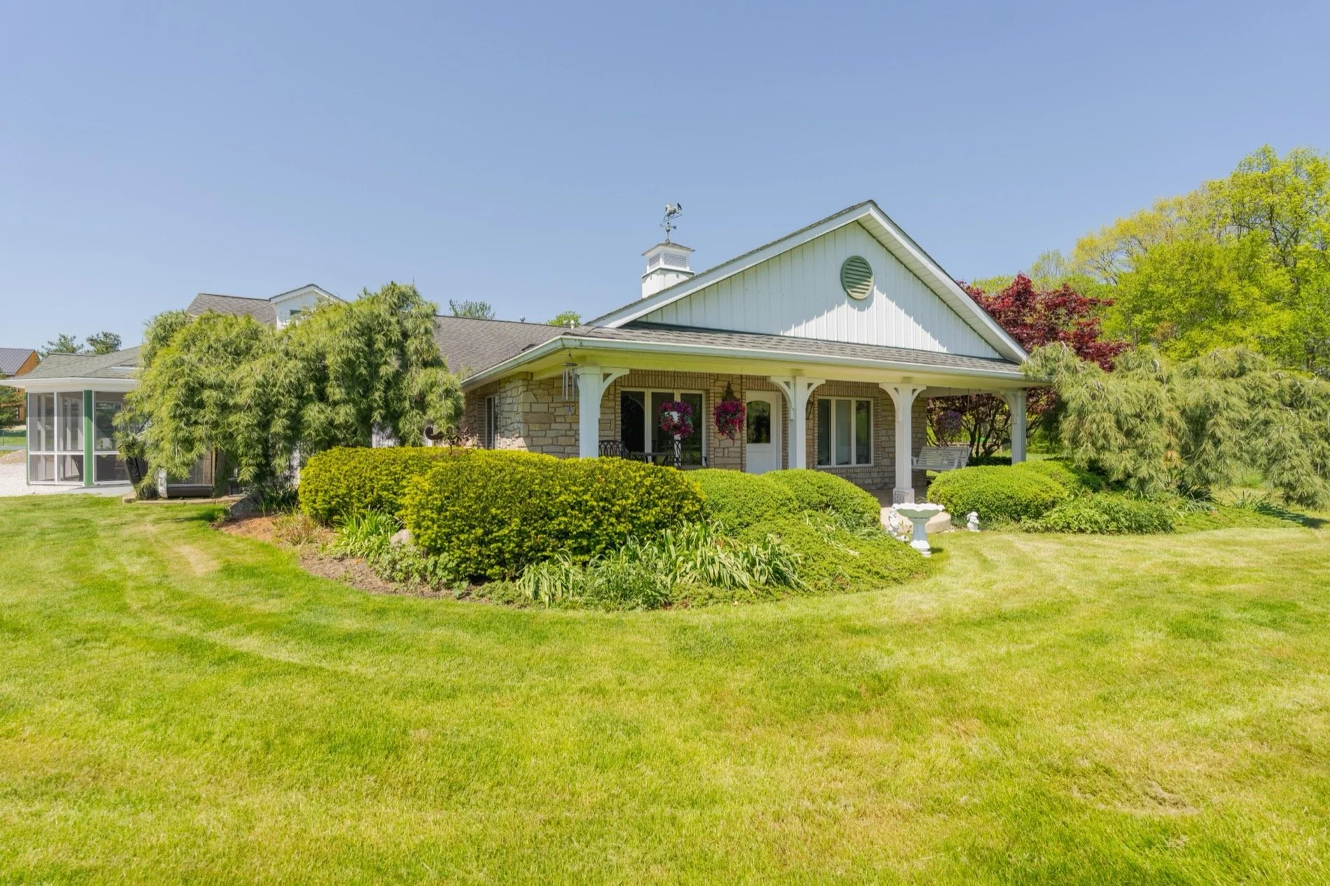 smuckers-country-cottage-1.jpg