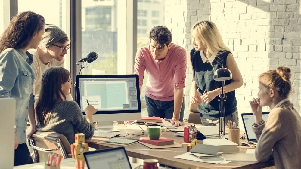 How to Choose a Virtual Event Production Company (Without Getting It Wrong)