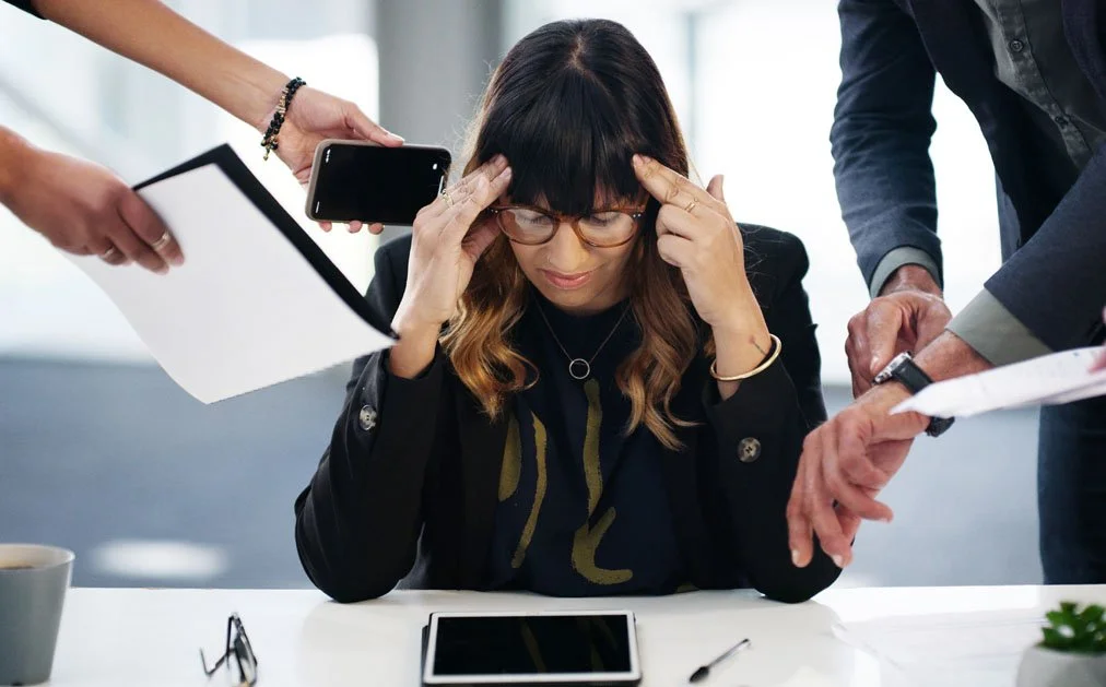 Managing a live virtual event where decisions go beyond a checklist