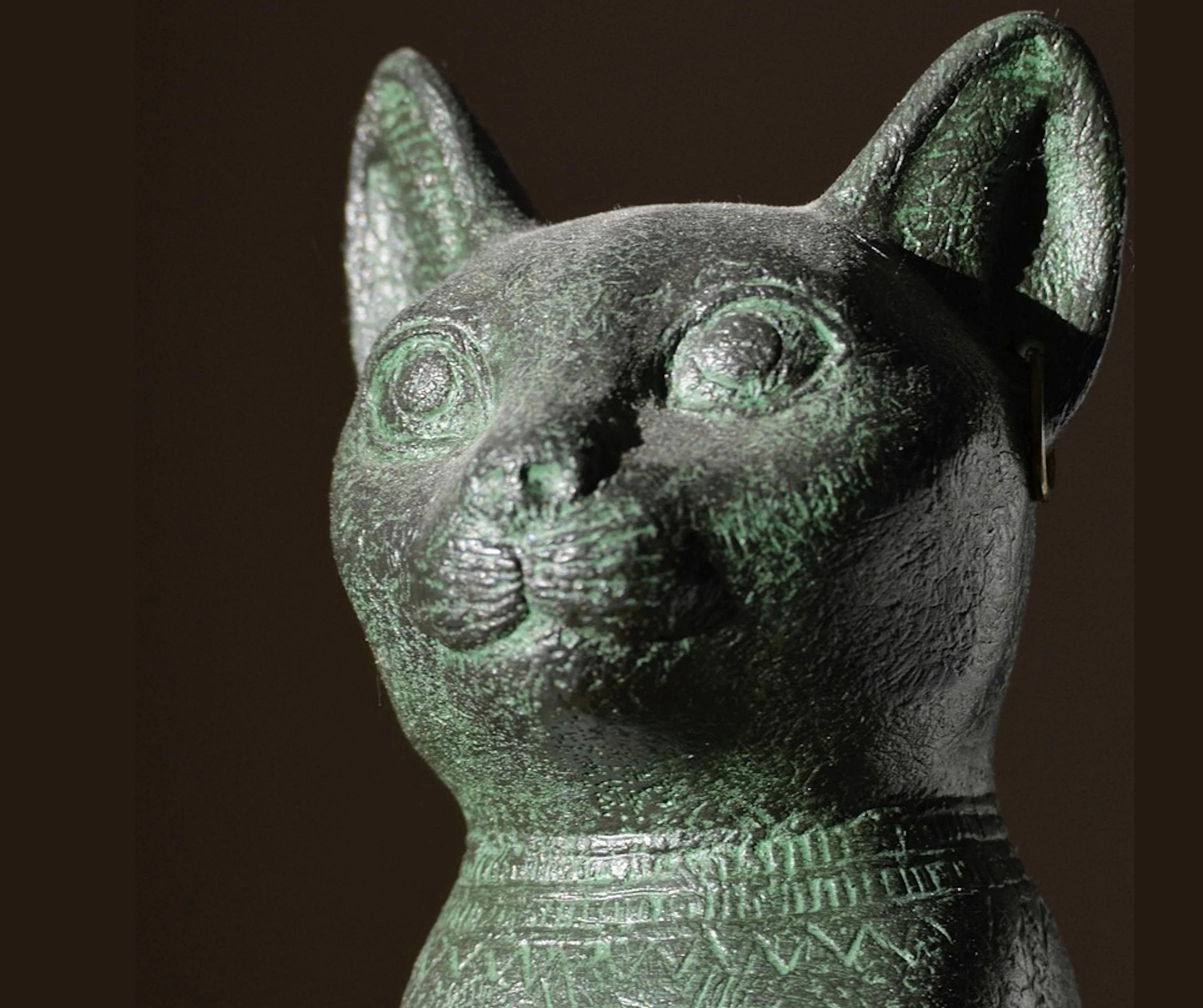 The Solar Fortress: A Bast Devotional Ritual for Radiance and Boundary Charging ☀️🐈‍⬛
