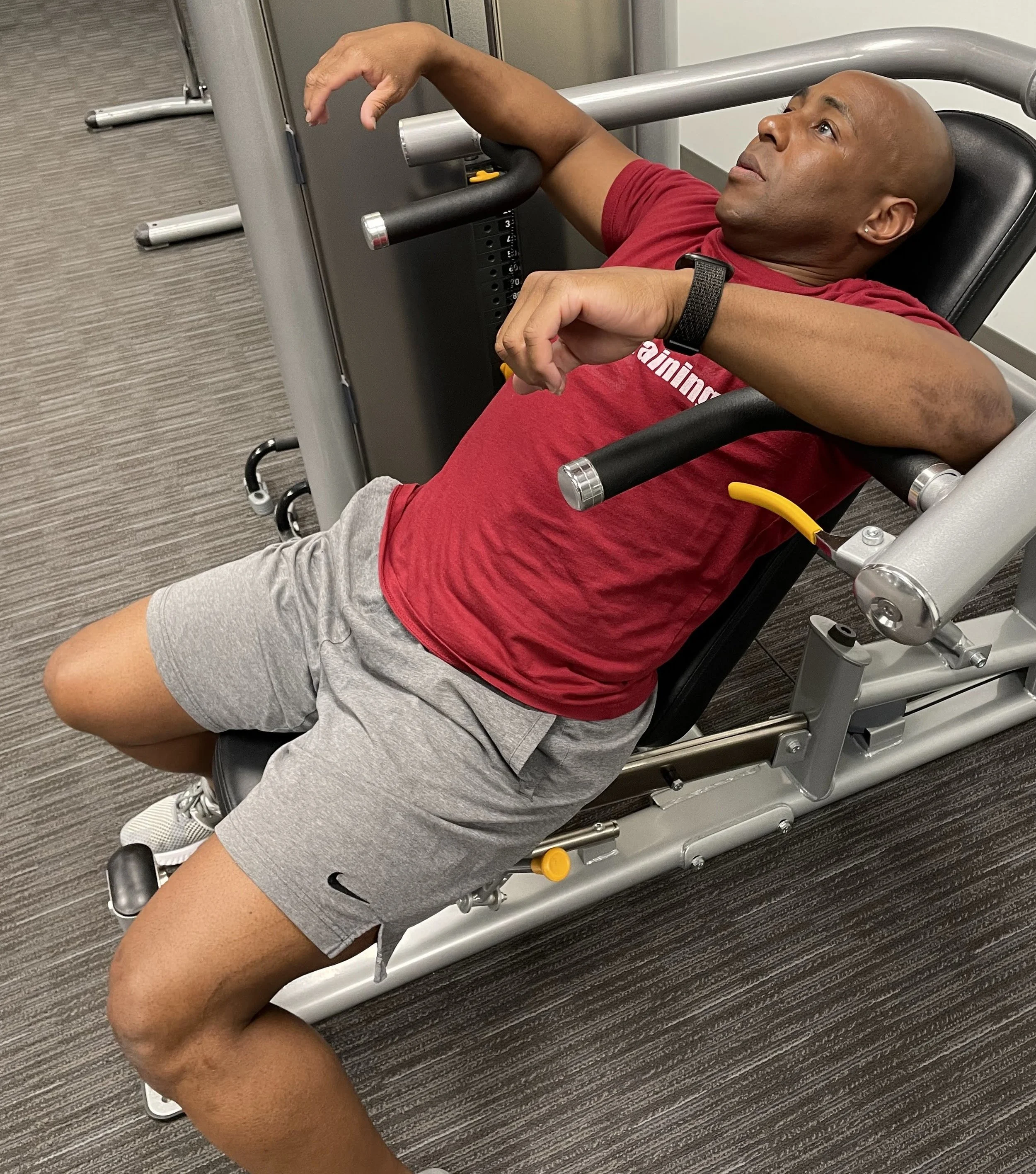 Eric Evans demonstrating the effects of poor recovery and low energy during a strength training workout, highlighting the importance of measuring sleep, stress, energy, and recovery habits.