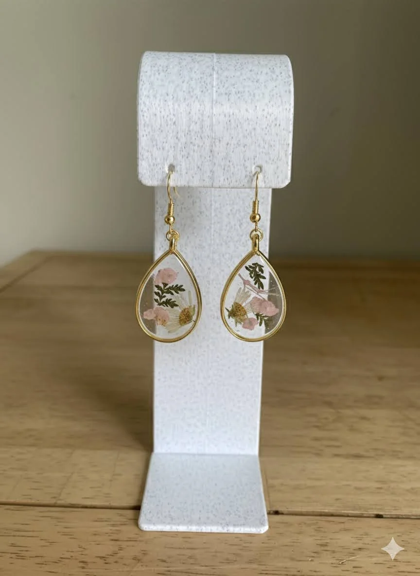 Light Pink & White Floral Teardrop - Dec 2025