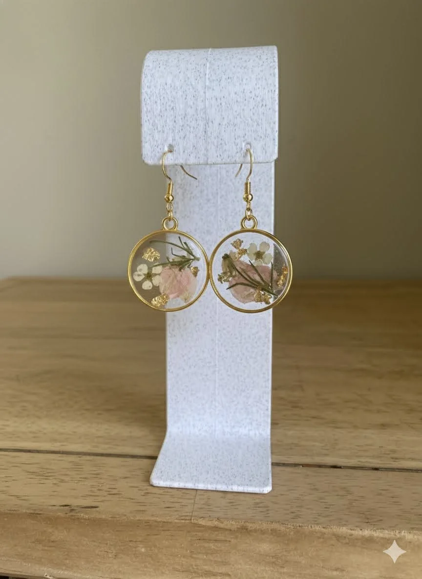 Light Pink & White Floral Circle Drop - Jan 2026