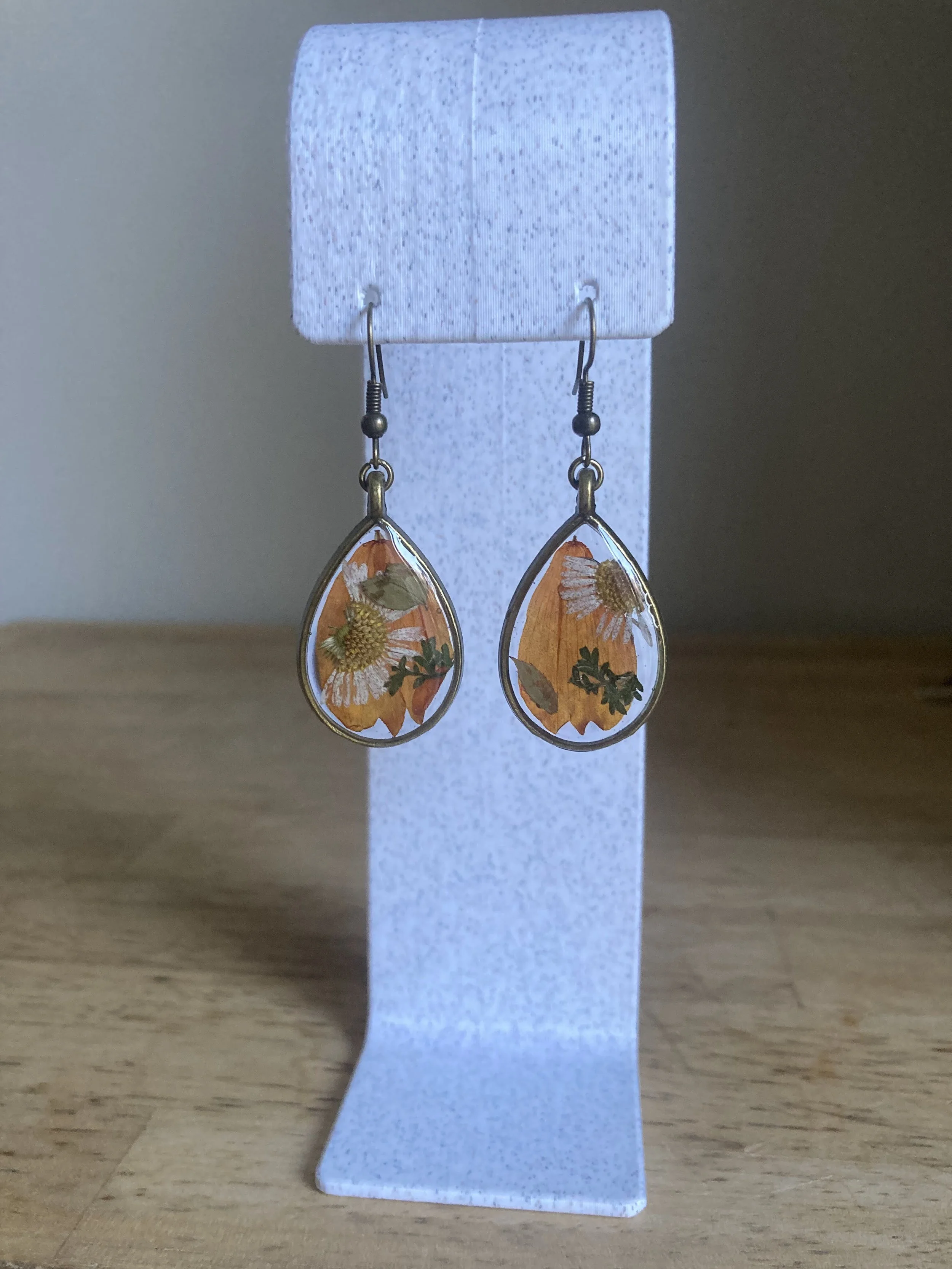 Orange & White Floral Teardrop - Jan 2026