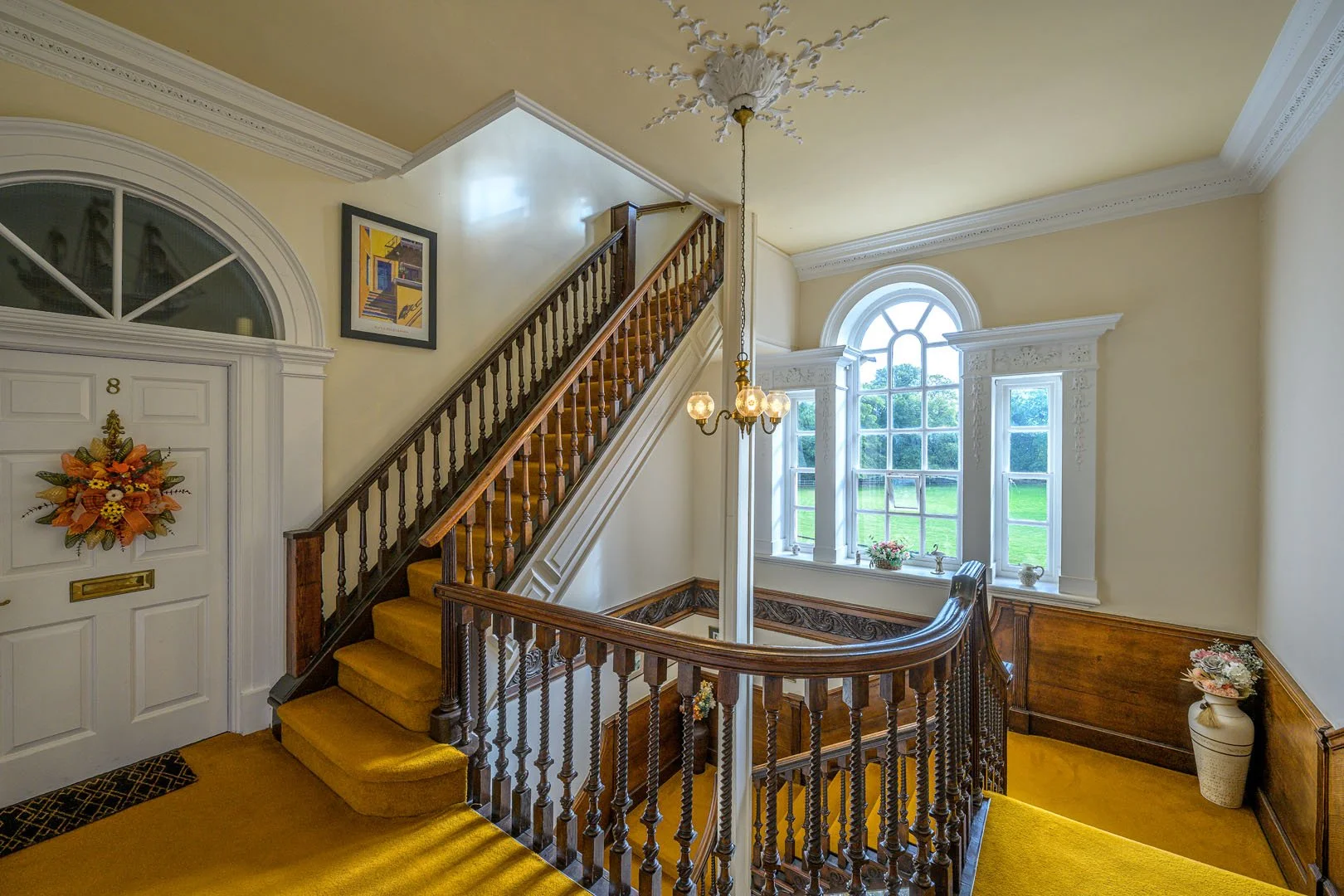 entrance hall 1.jpg