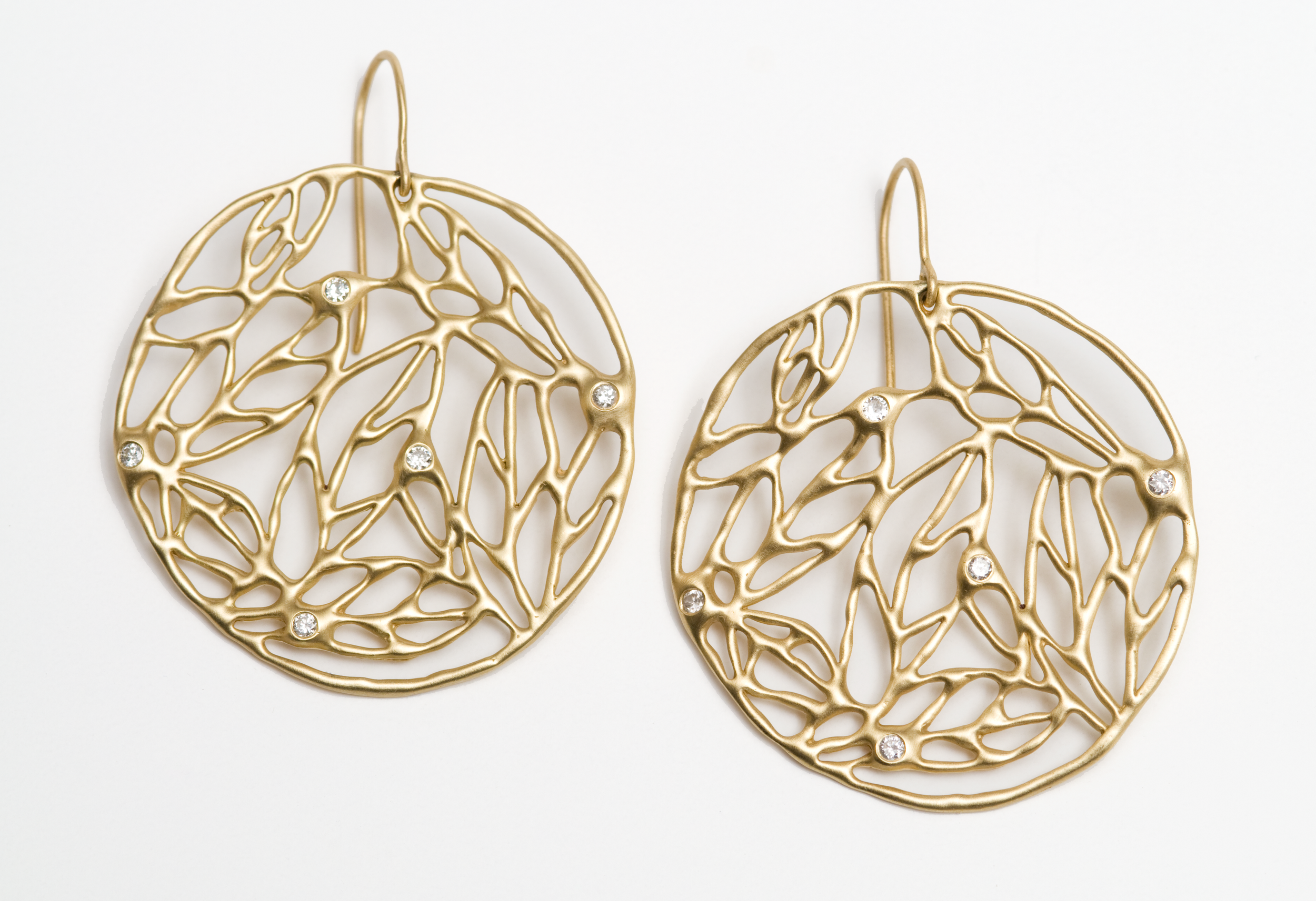  Amazon 
 Jungle pattern earrings with scattered diamonds, MAZGE39D