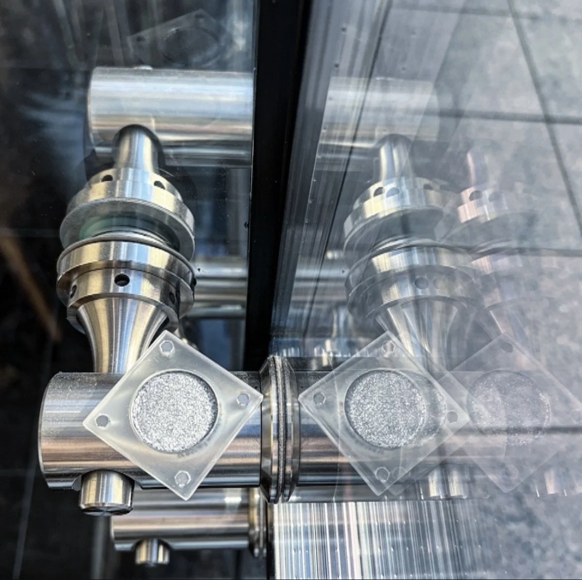 High-pigment silver metallic eyeshadow named Read My Lips in transparent magnetic case by The Imperfectionist.