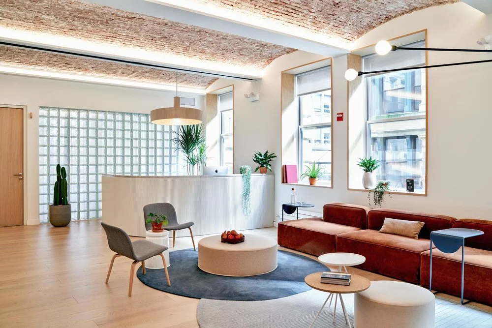 baker-new-york-meet-in-place-lobby.jpg