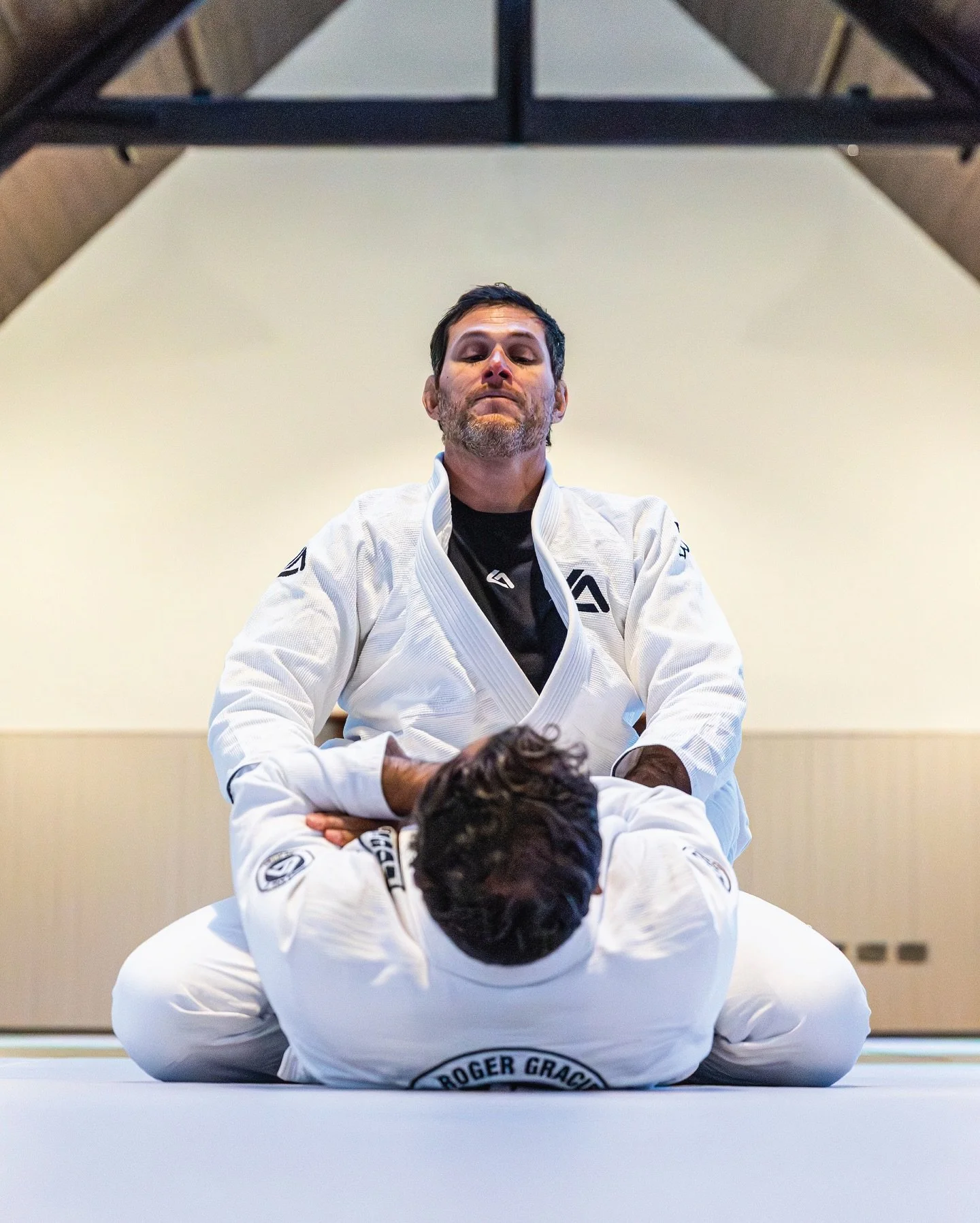 A day on the mats with @obsidian_belt capturing a Jiu Jitsu seminar led by the legend himself, @rogergracie 

Precision. Focus. Craft.

Three words that sum up both the art of Jiu Jitsu and the vision behind Obsidian. 🥋

Thanks for having us!

#Obsi