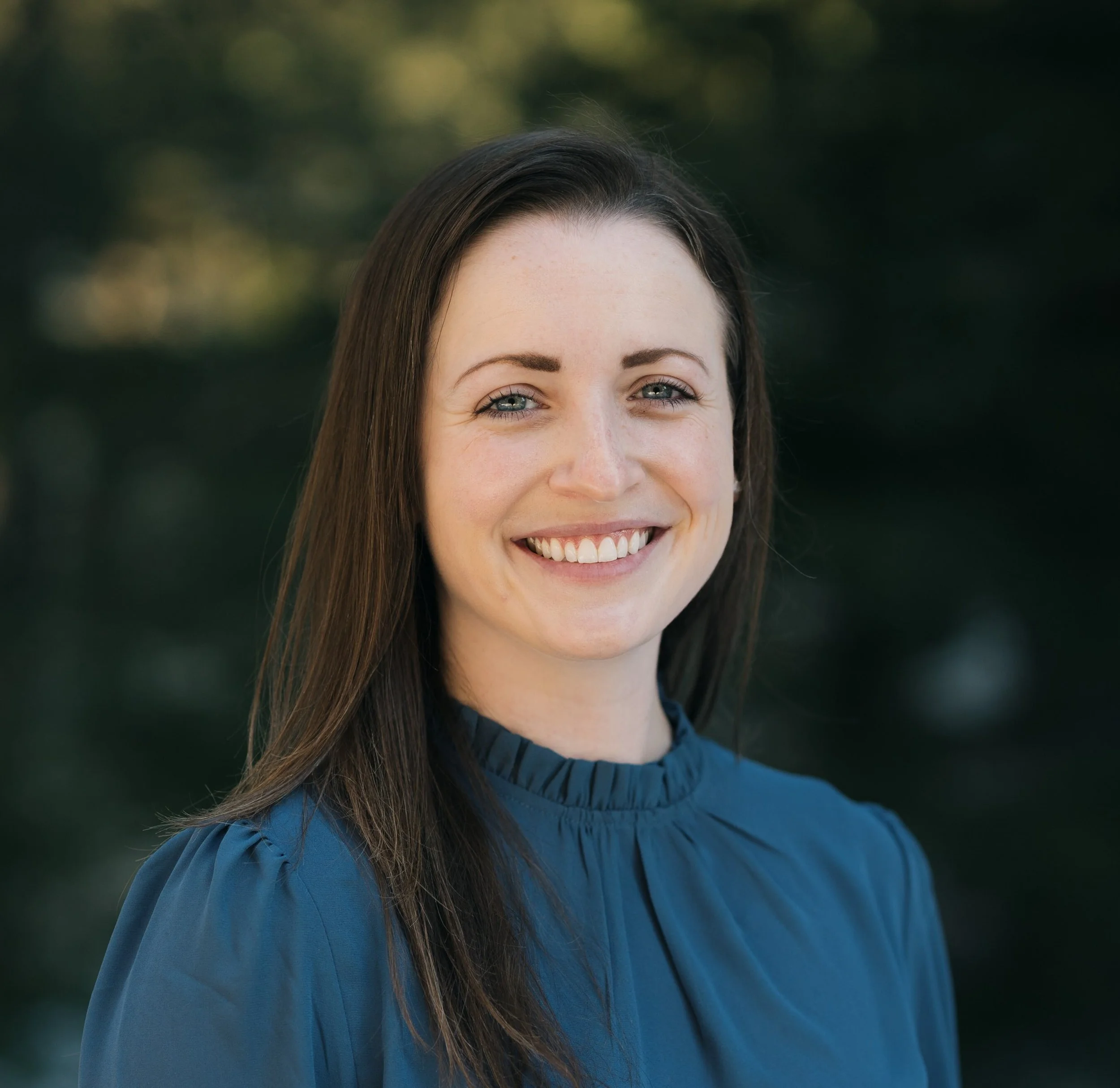 Head shot of Katherine Hixon