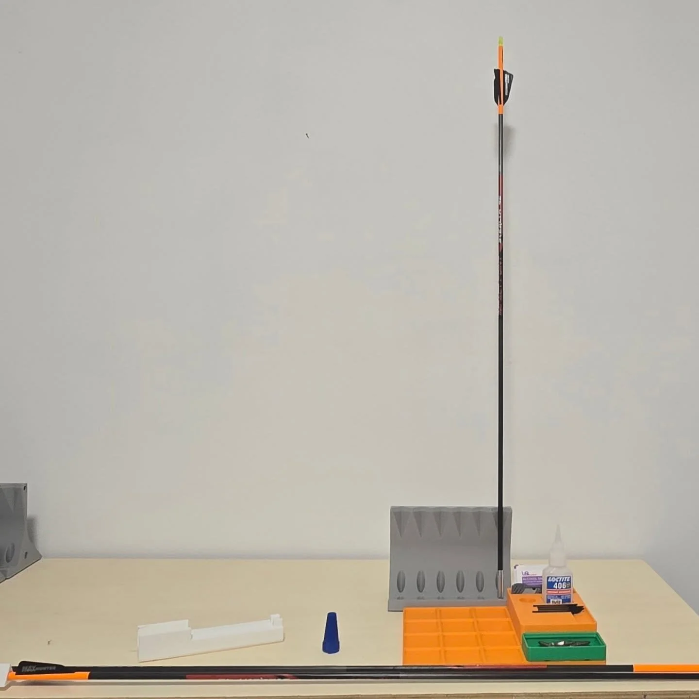 Nice rainy day to test some new items.
Coming soon. 

#fletch3darchery #staytune #archery #fletching #arrowbuilding